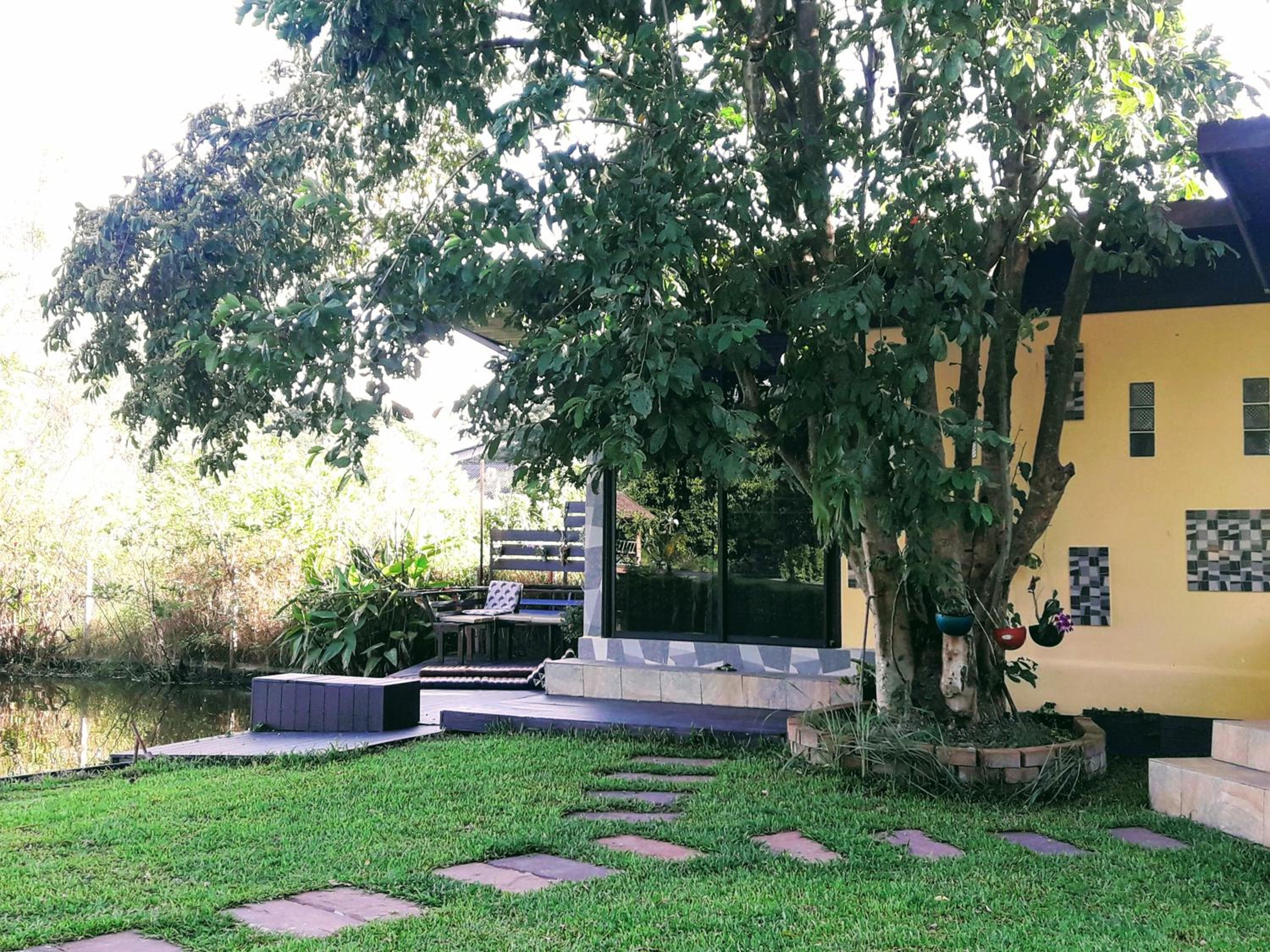 Bungalow - Water Front  - Photo 3