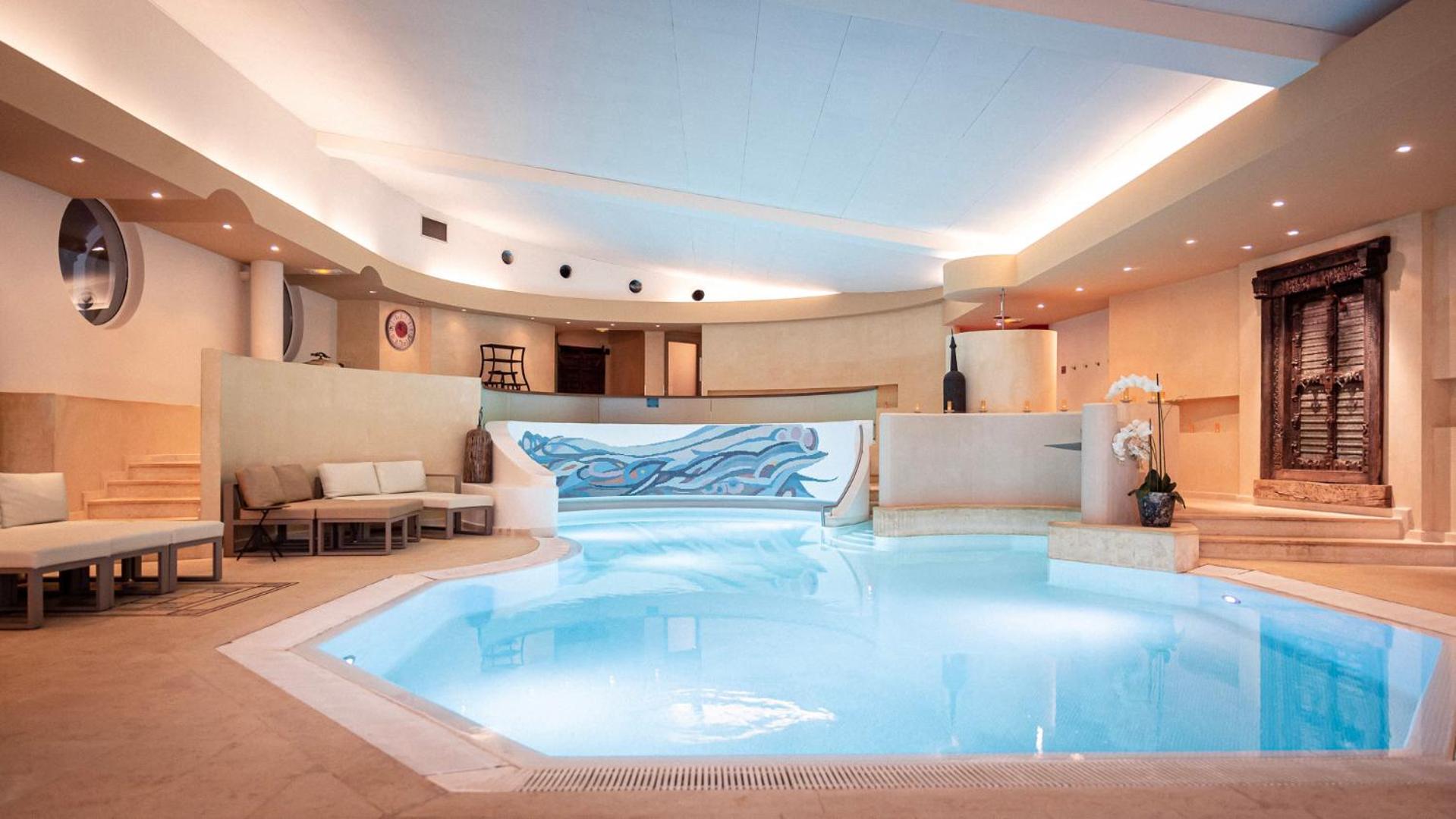 Executive Double Room with Yonasaya Spa Access photo 3