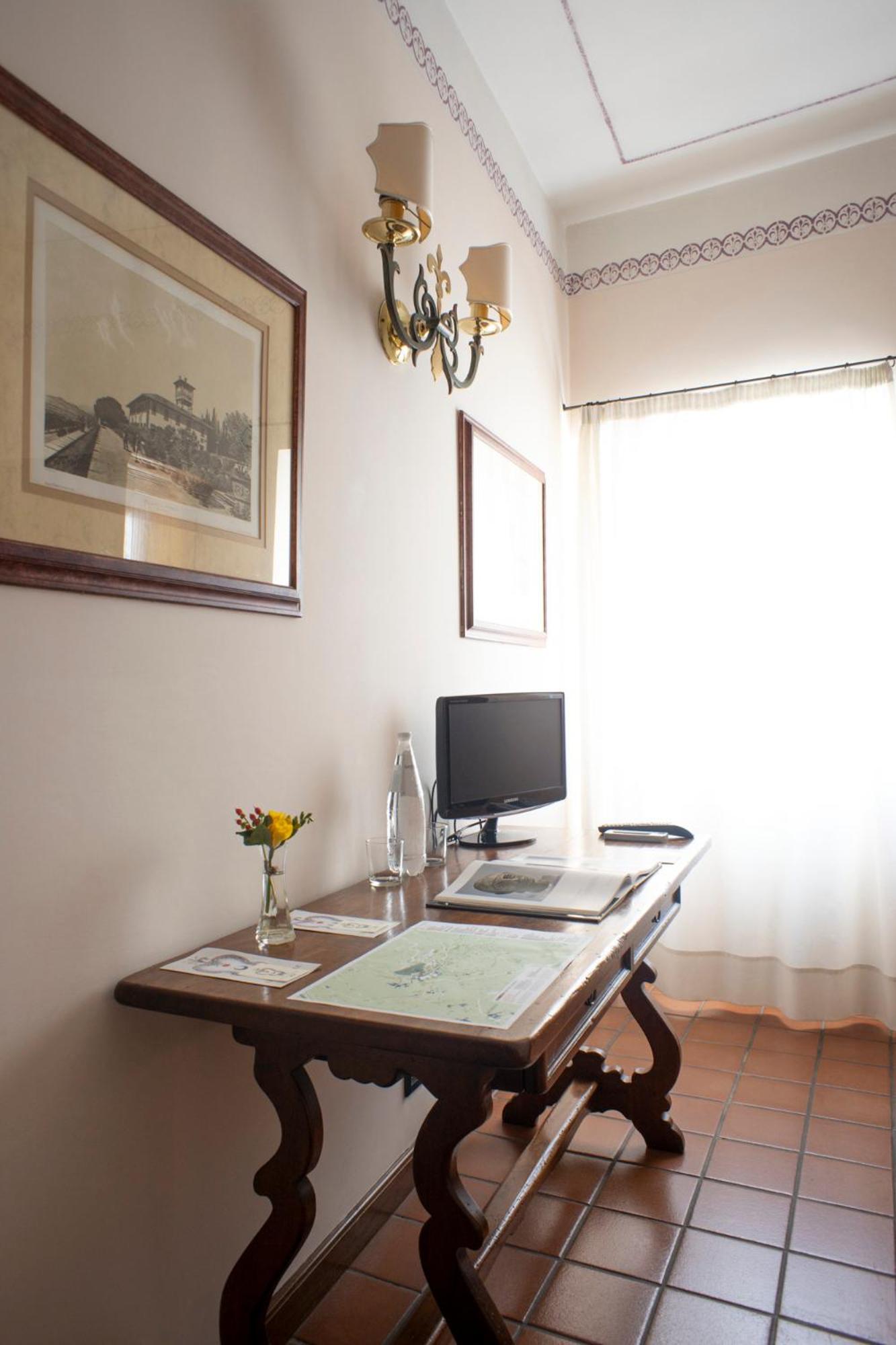 Small Double Room - Photo 2