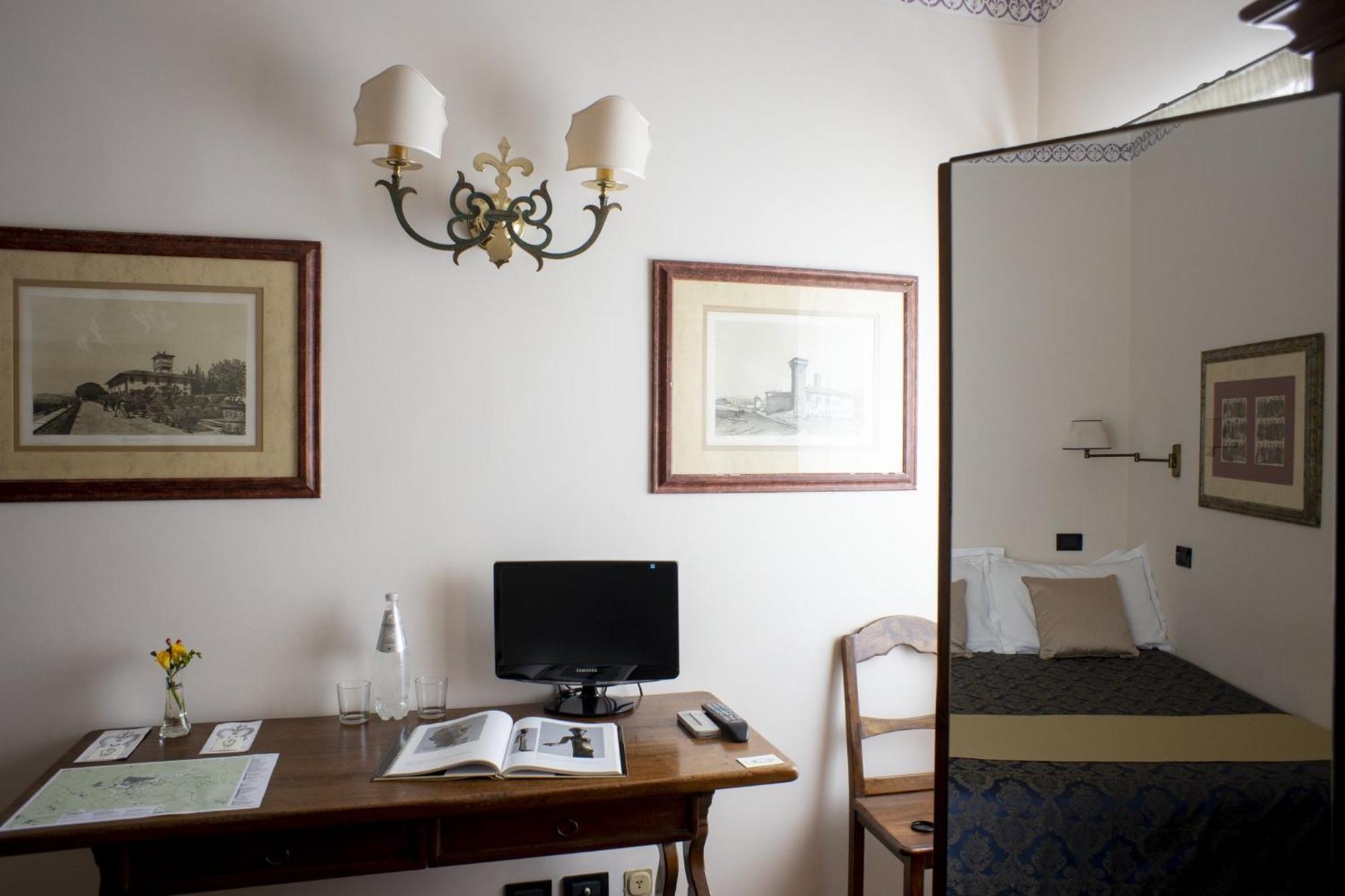 Small Double Room - Photo 4