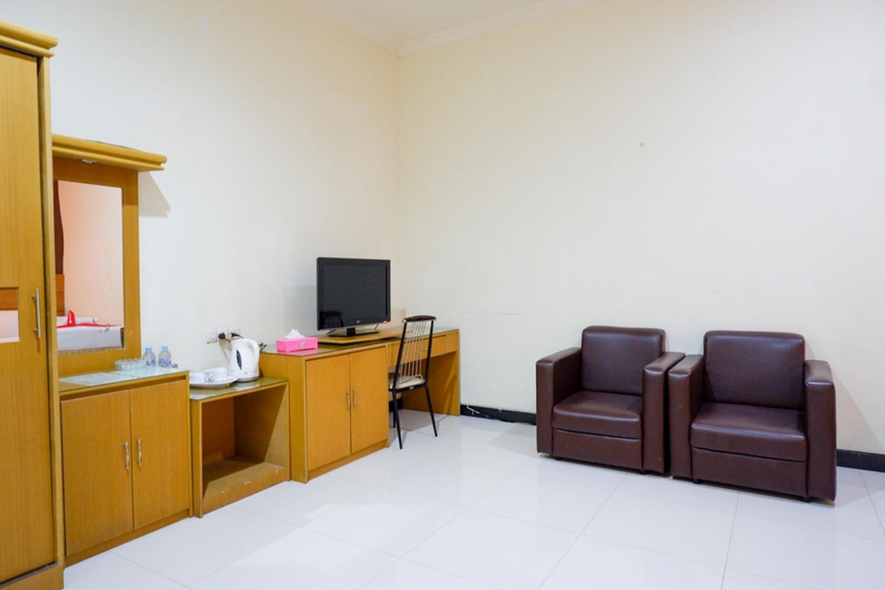 Deluxe Room - Photo 2