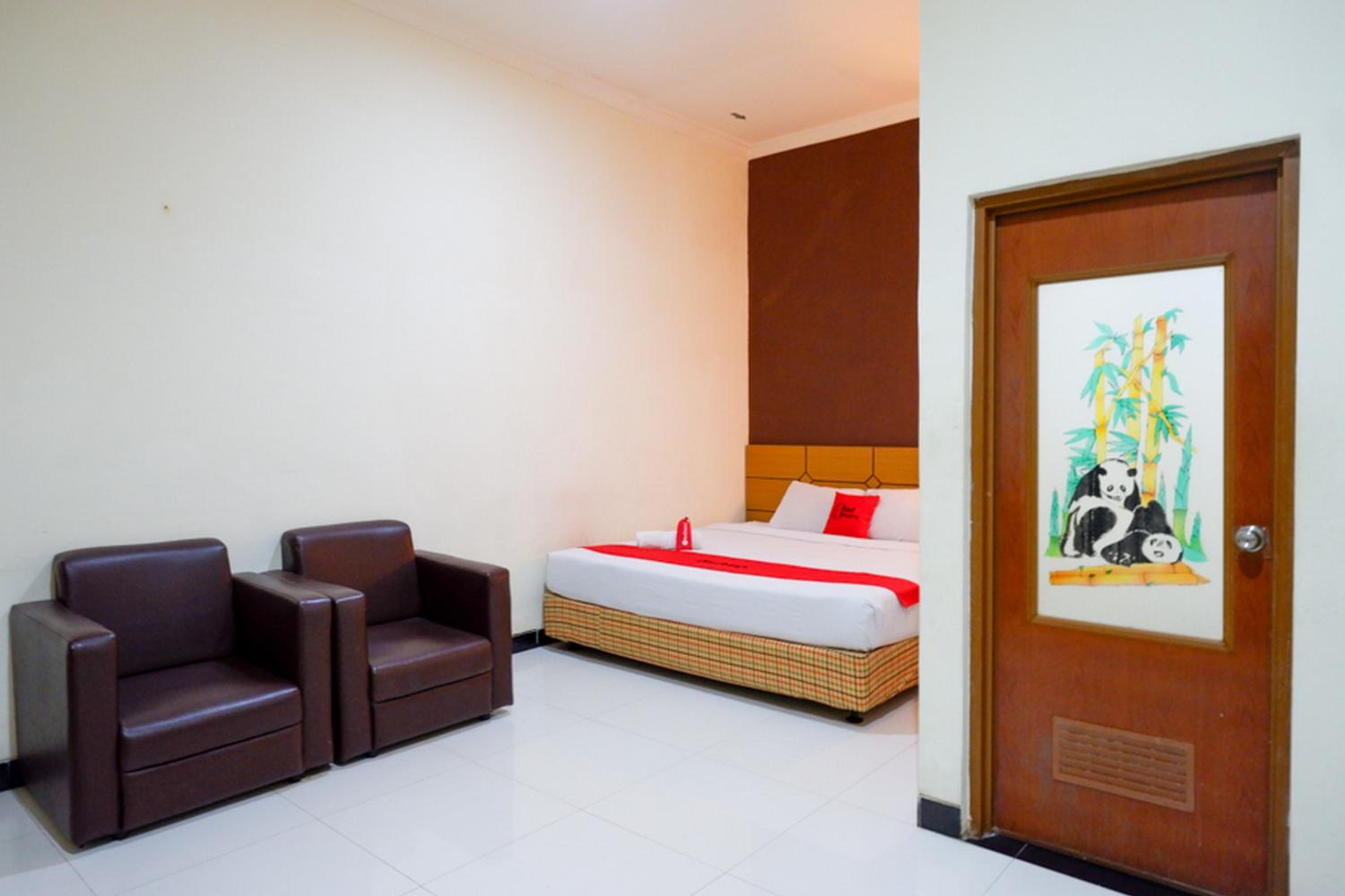 Deluxe Room - Photo 4