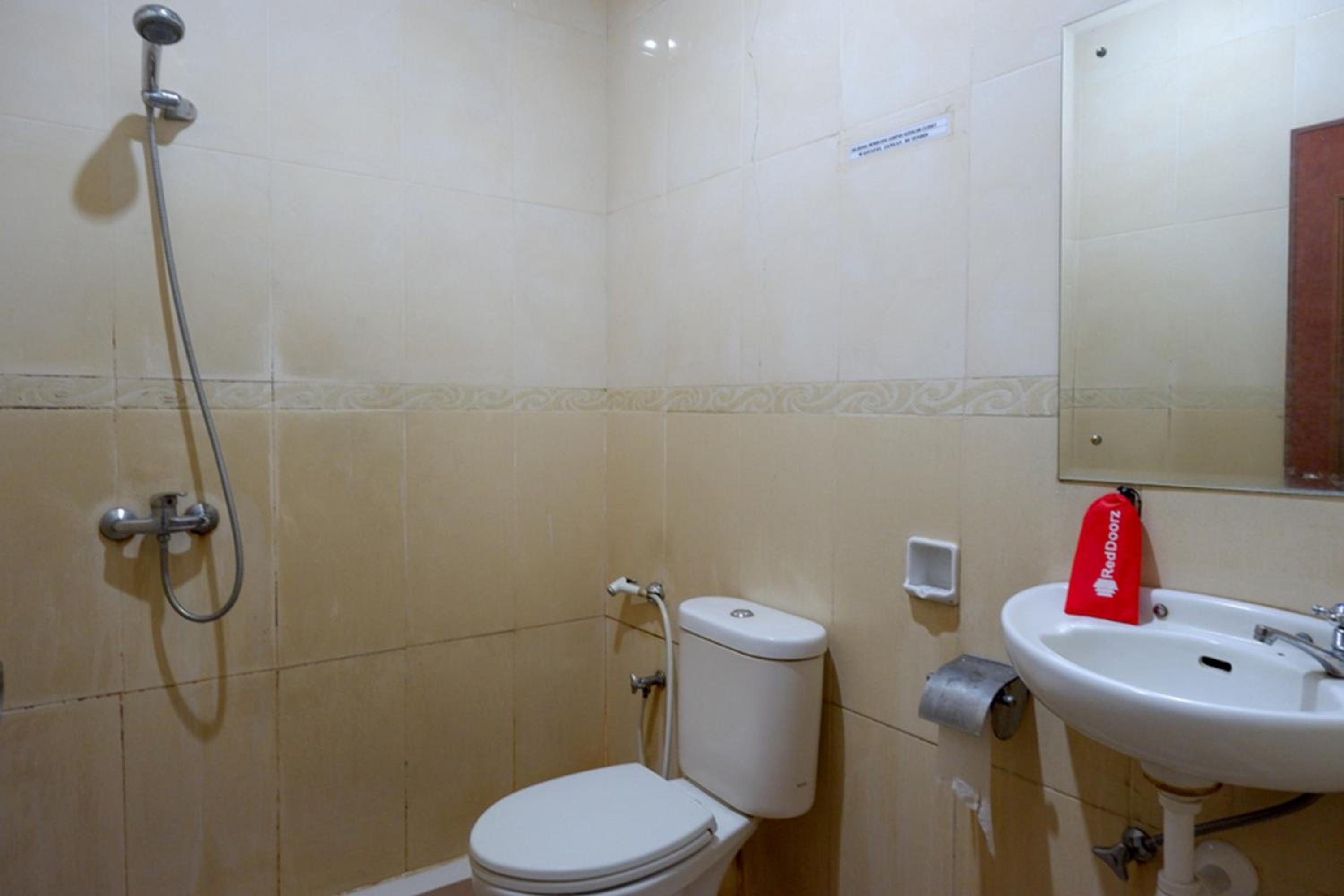Twin Room - Photo 2