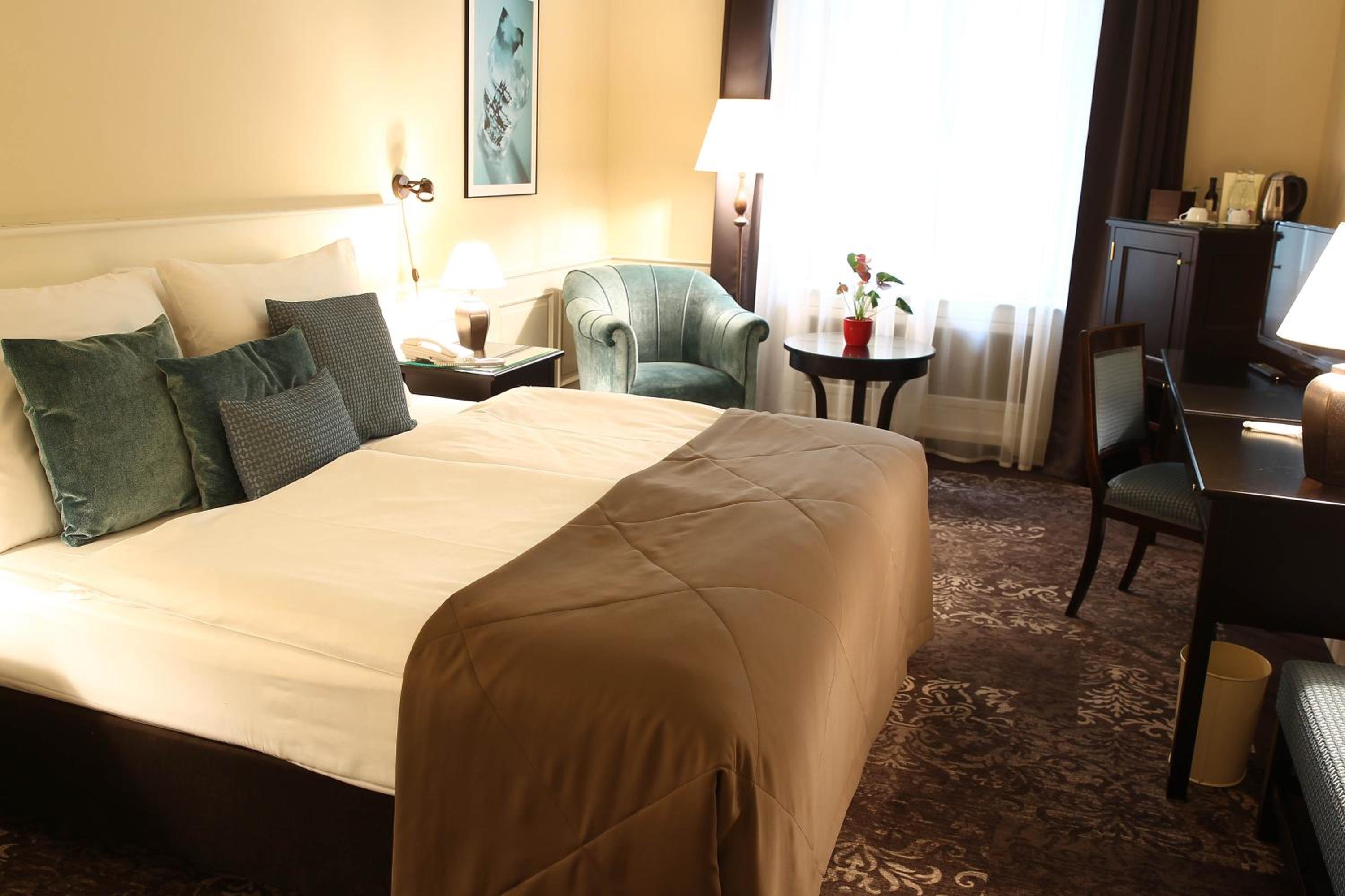 Deluxe Double or Twin Room