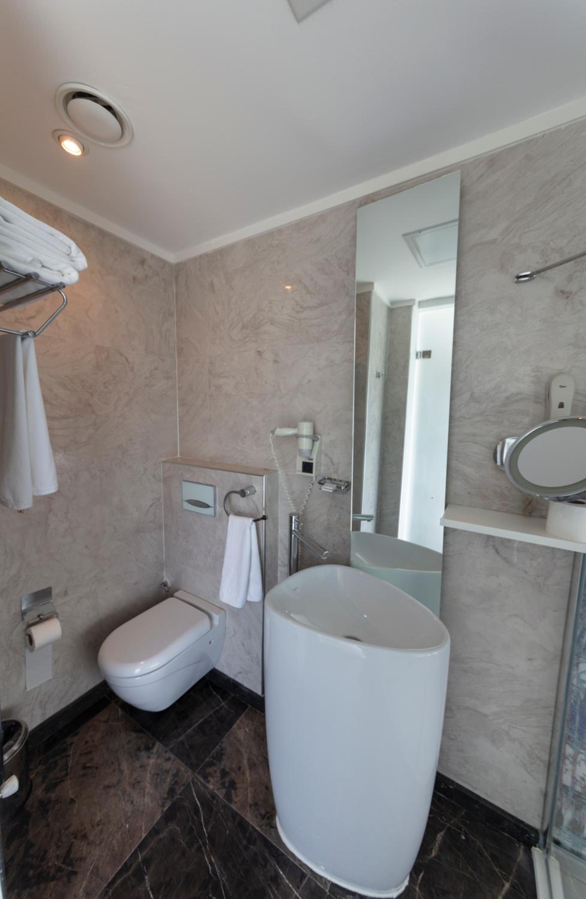 Standard Double Room with Garden View - Photo 3