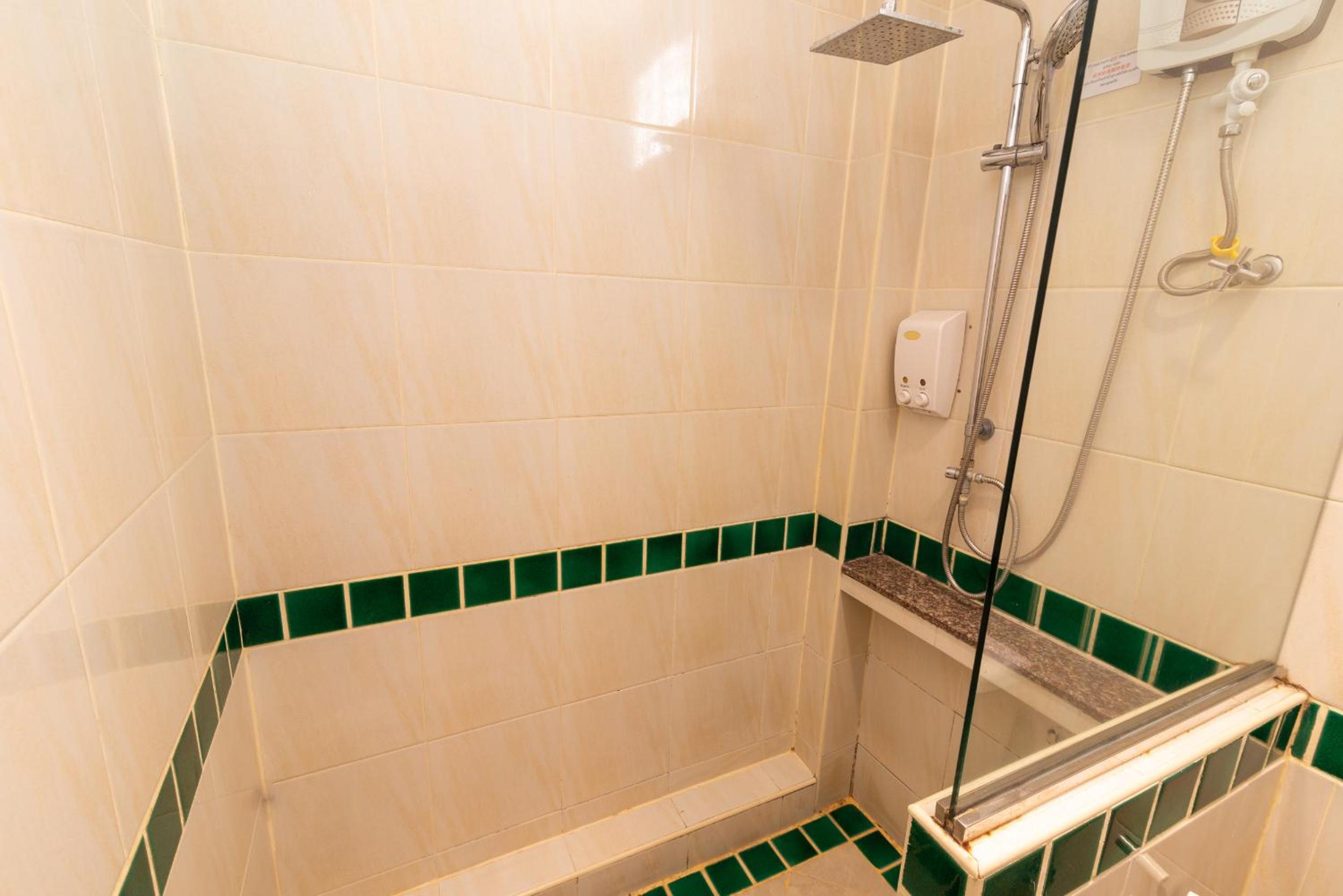 Deluxe Double Room Street View - Photo 8