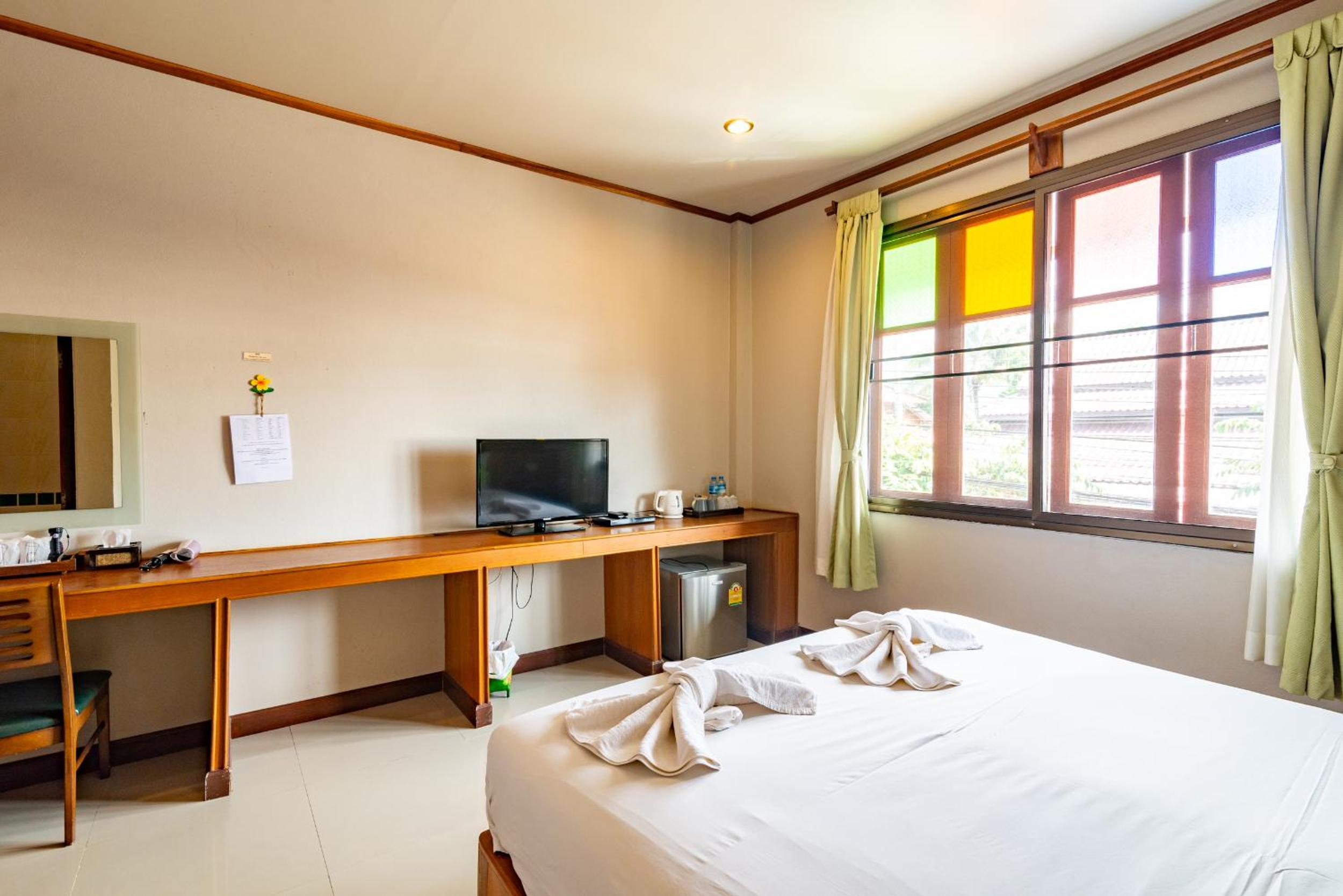 Deluxe Double Room Street View - Photo 5