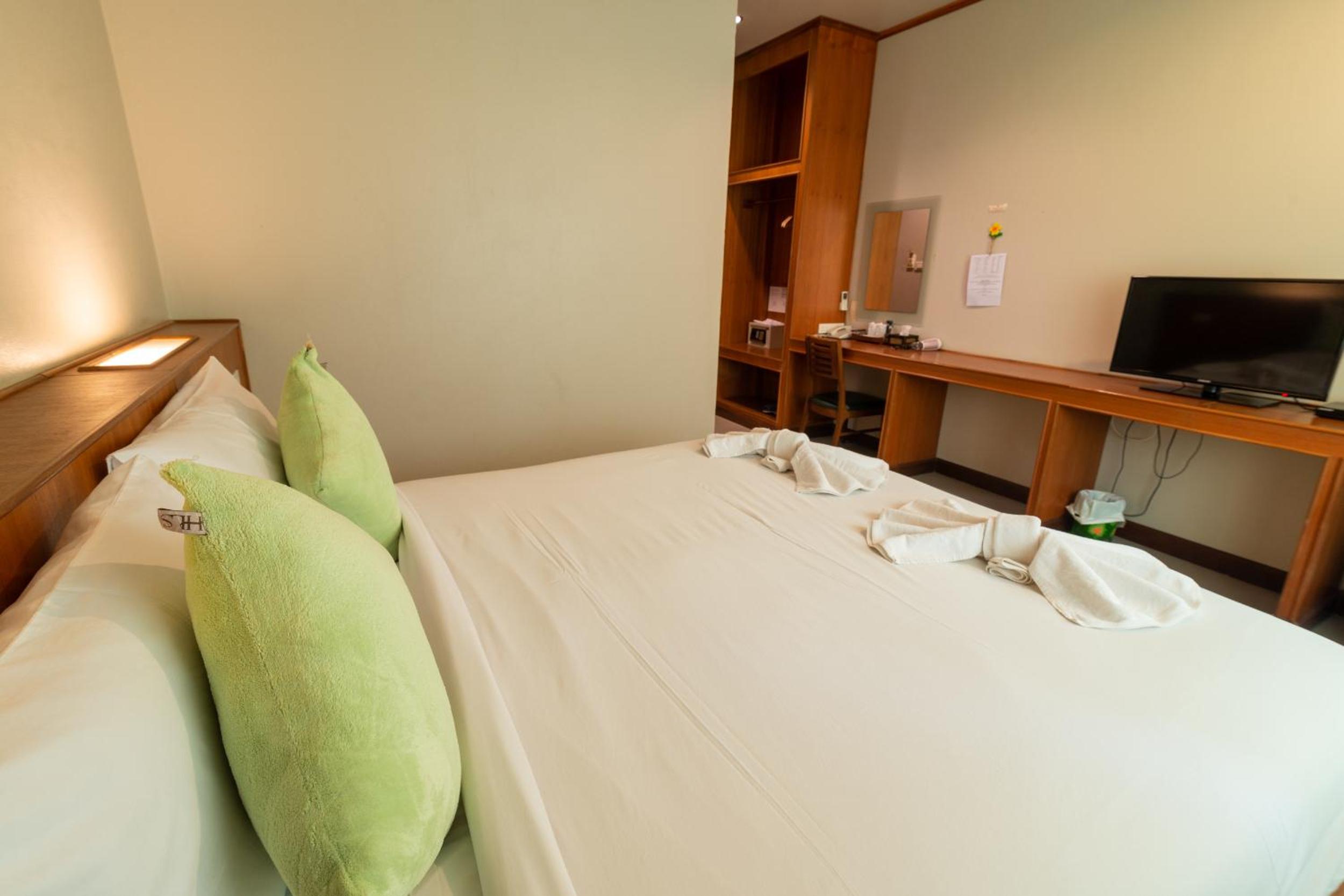 Deluxe Double Room Street View - Photo 2