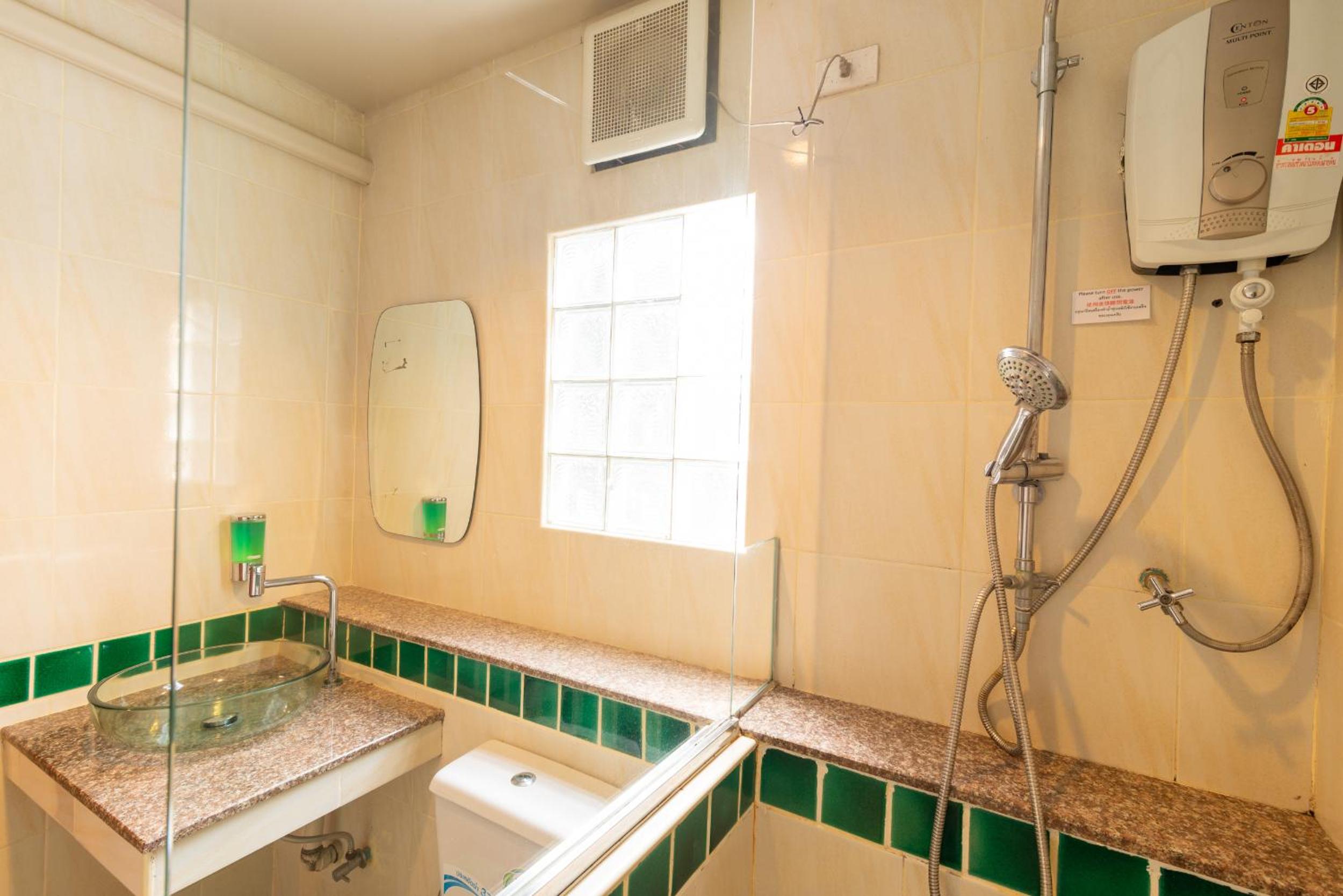 Deluxe Double Room with Pool View - Photo 5