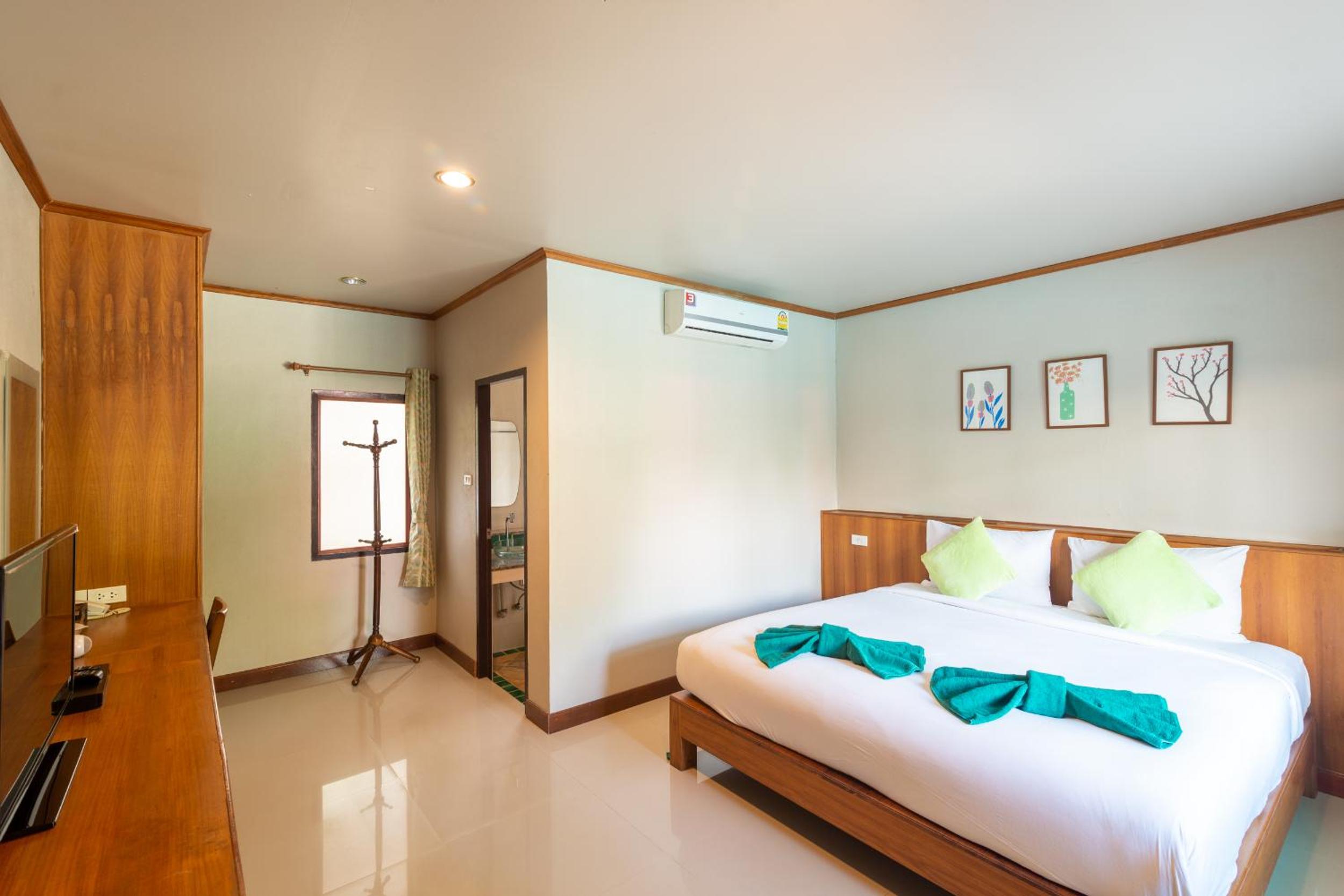 Deluxe Double Room with Pool View - Photo 1