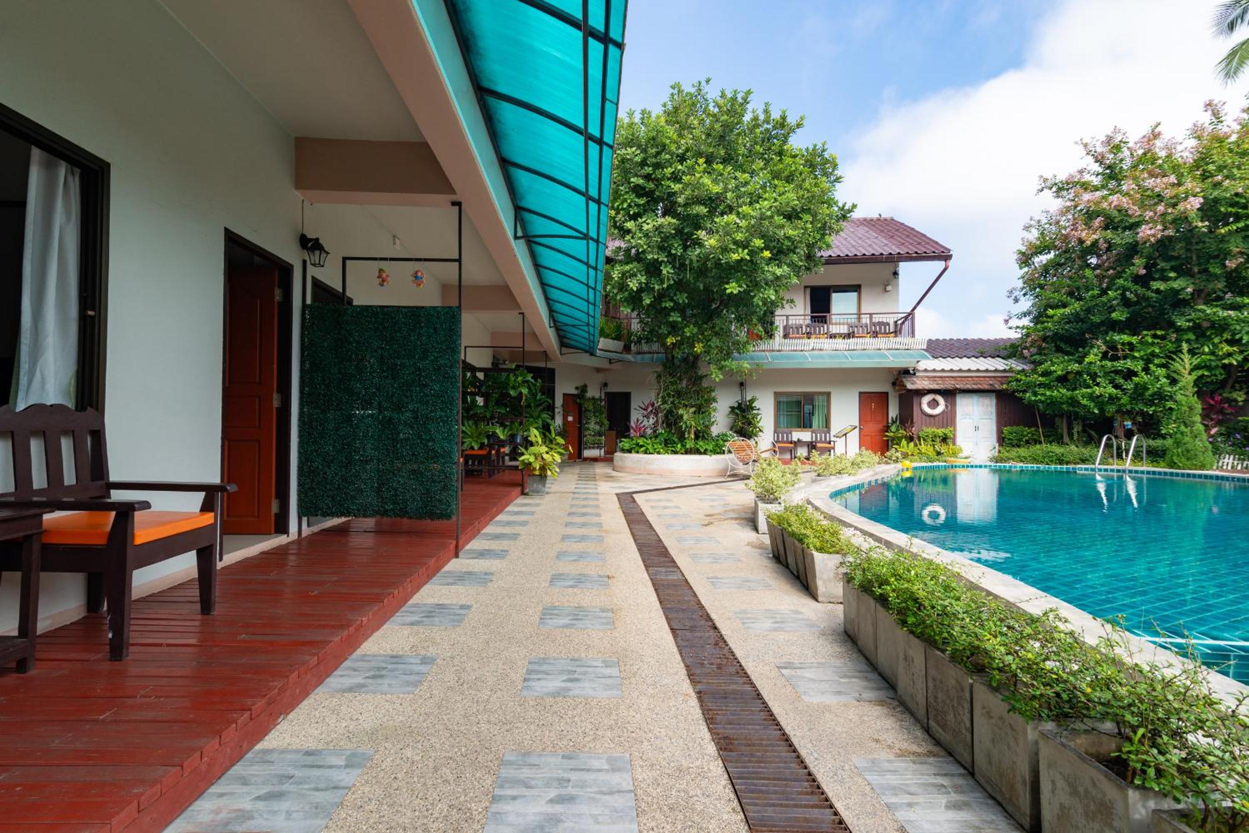 Deluxe Double Room with Pool View - Photo 3