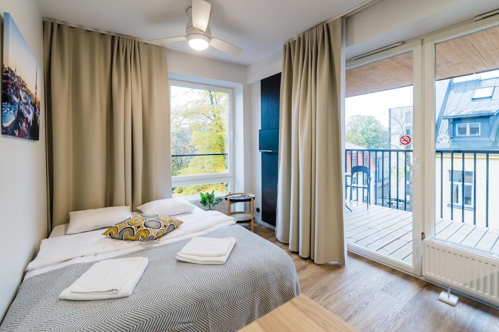 Studio Apartment with Balcony photo 1