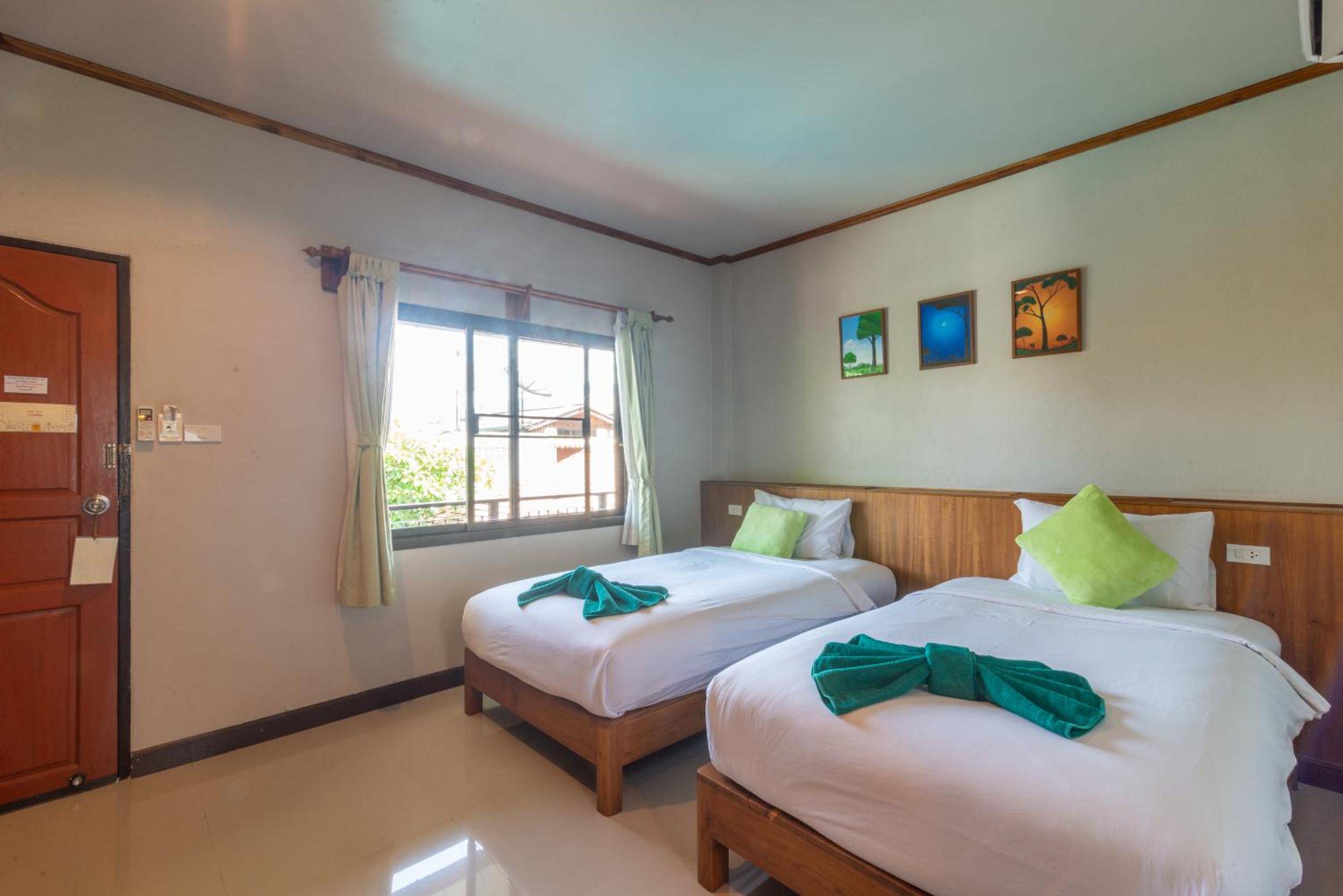 Deluxe Twin Room with Pool View - Photo 1