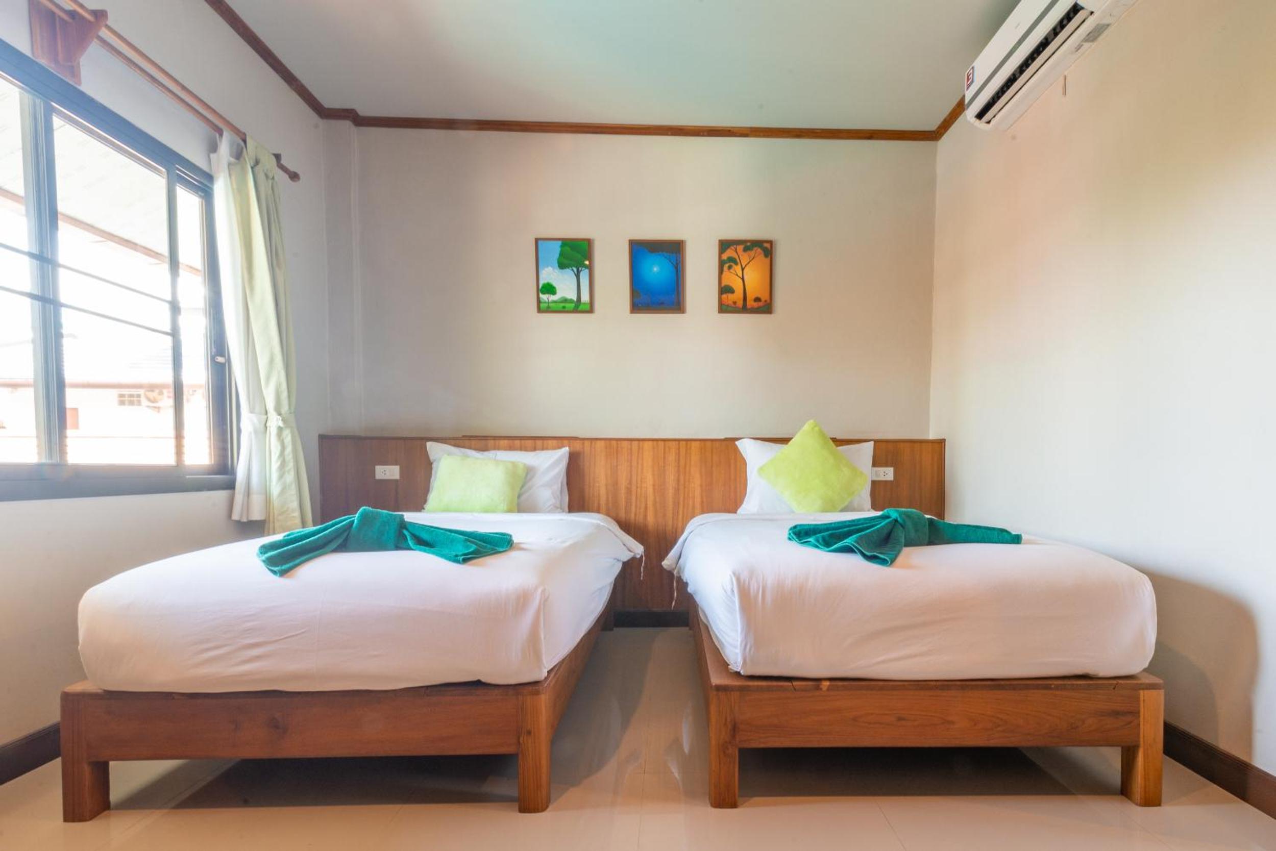 Deluxe Twin Room with Pool View - Photo 12