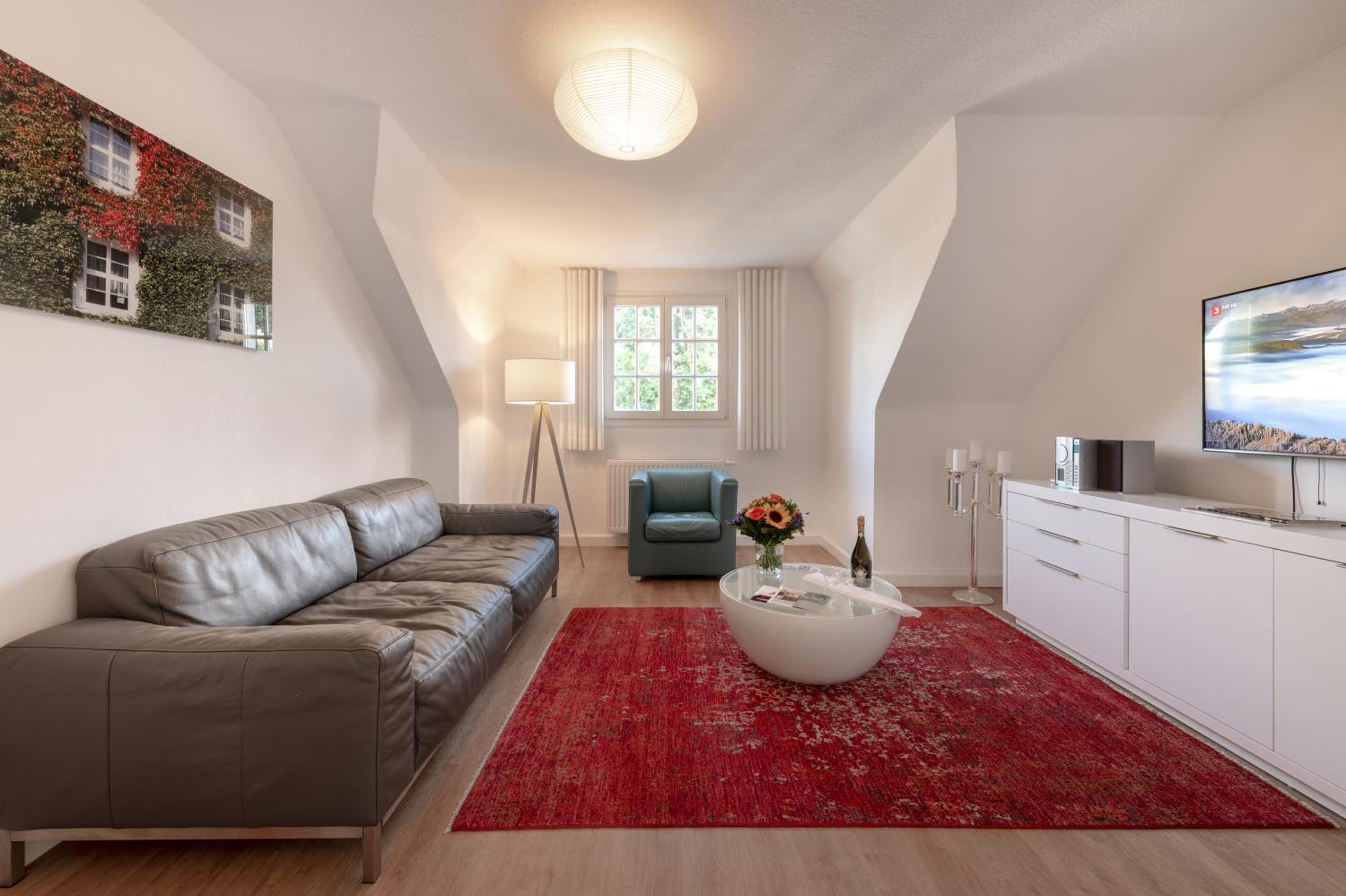 Apartment photo 1
