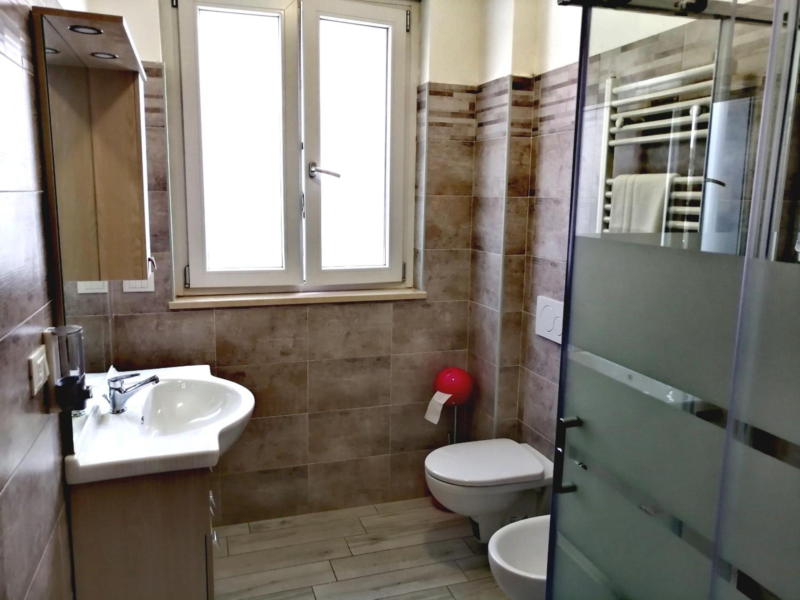 One-Bedroom Apartment - Photo 4