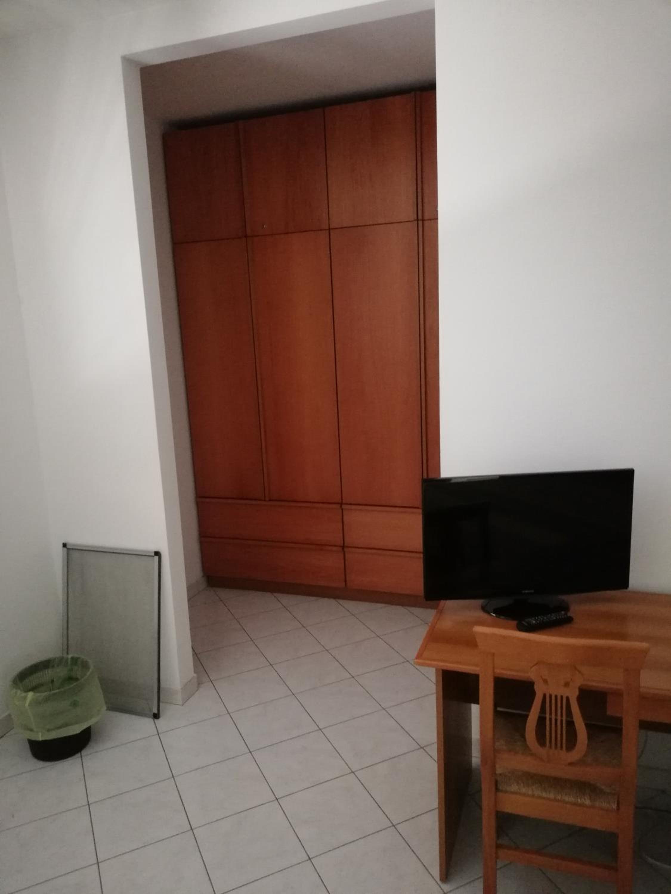 Double Room with Private Bathroom - Photo 2