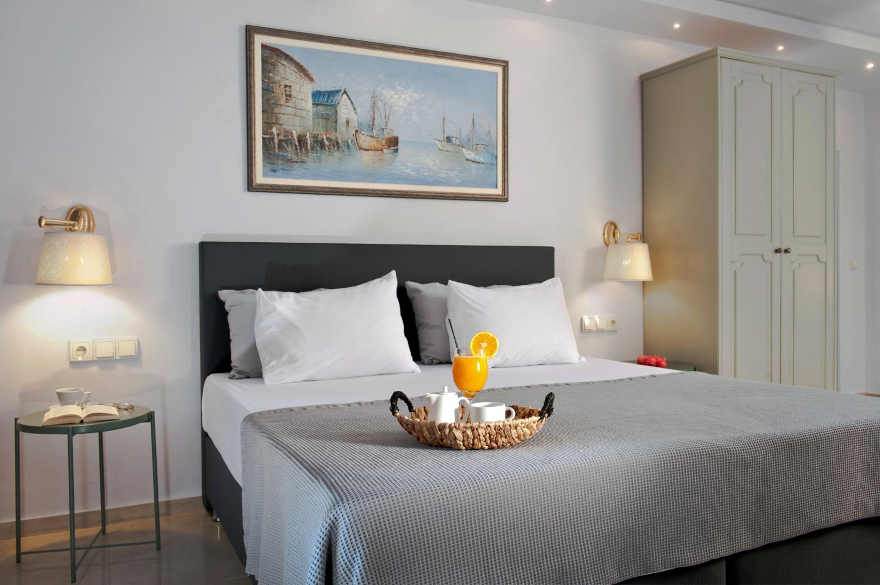 Two-Bedroom Suite - Photo 6