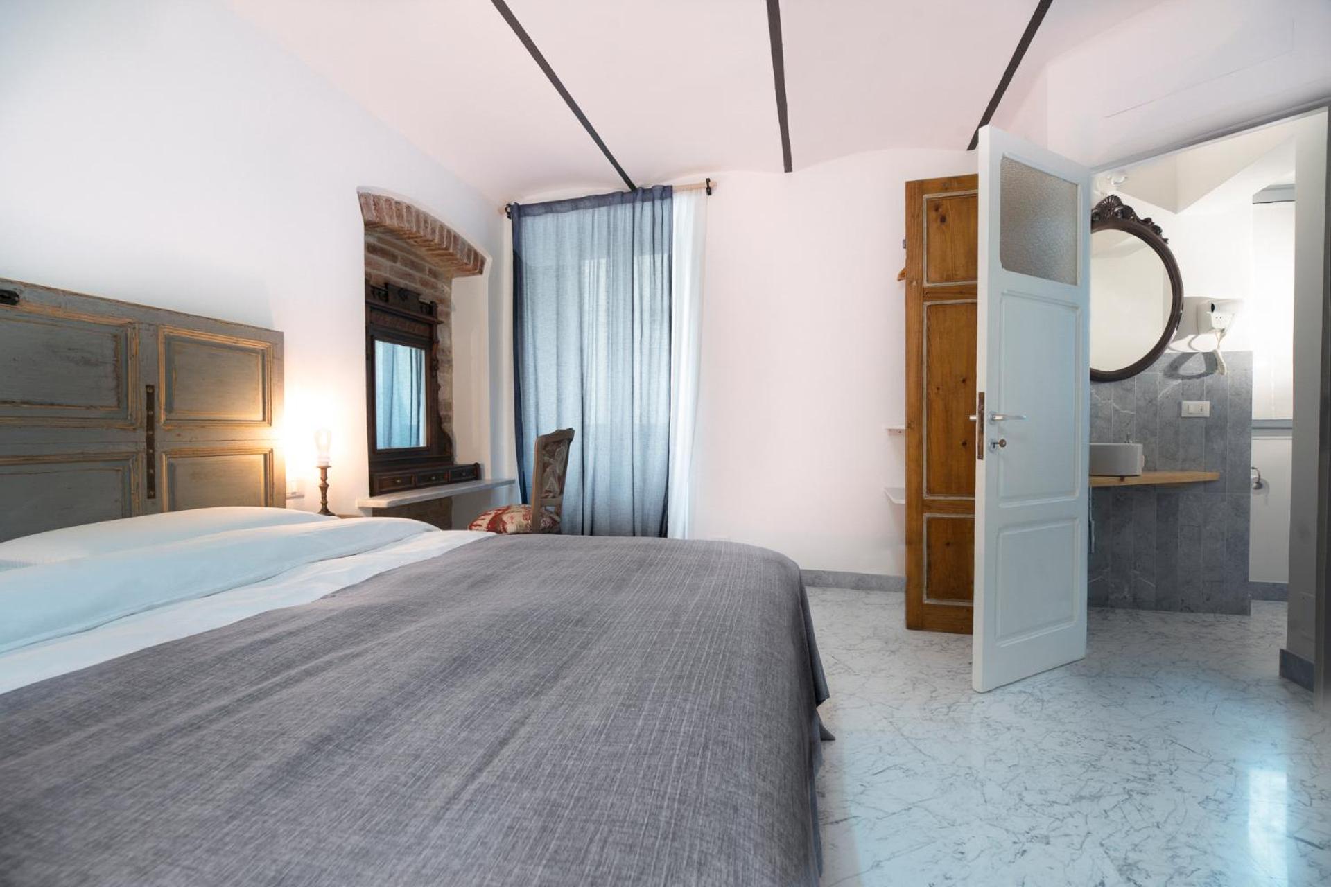 Double or Twin Room - Photo 5