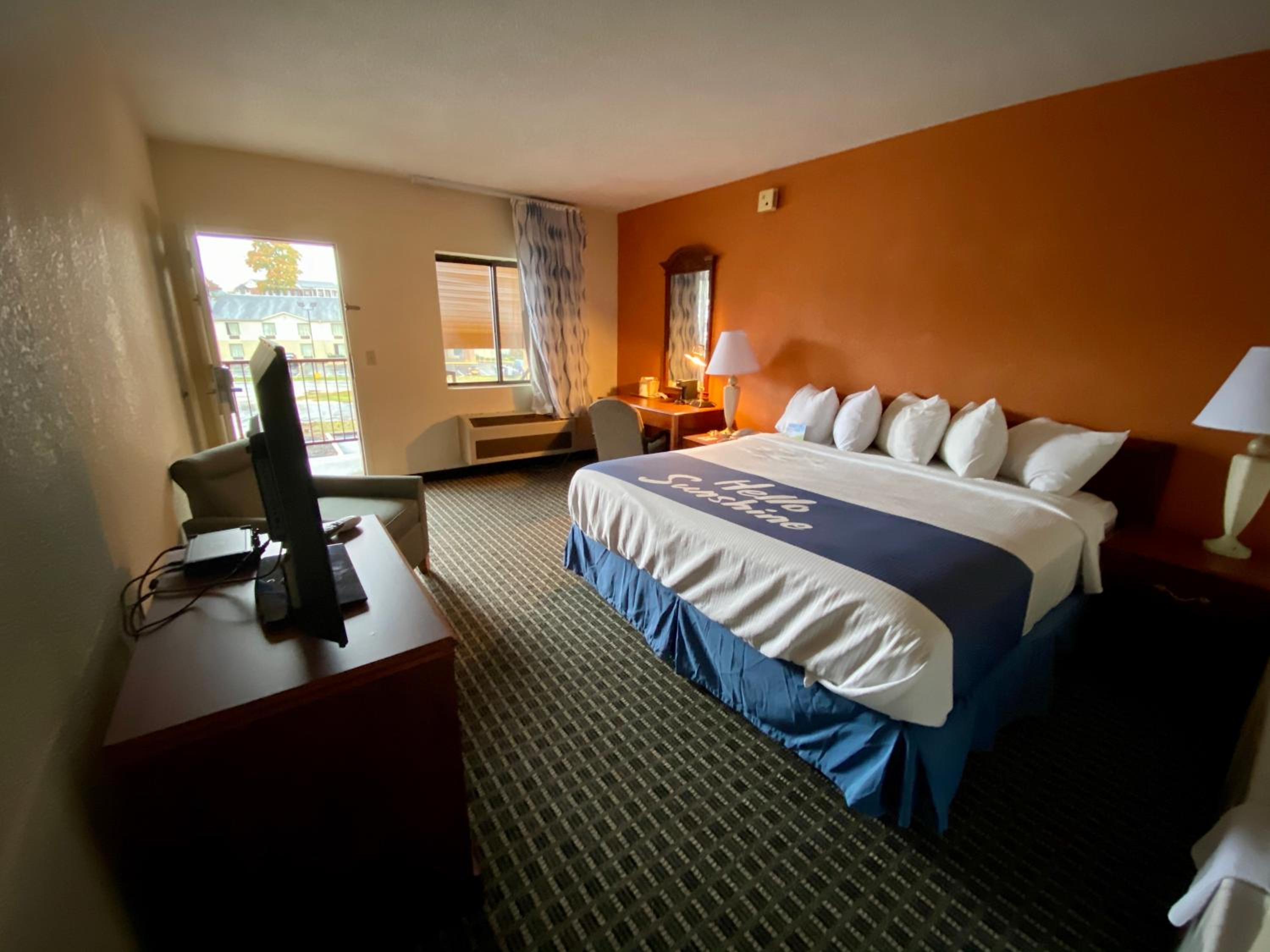 King Room - Disability Access/Smoking - Photo 3