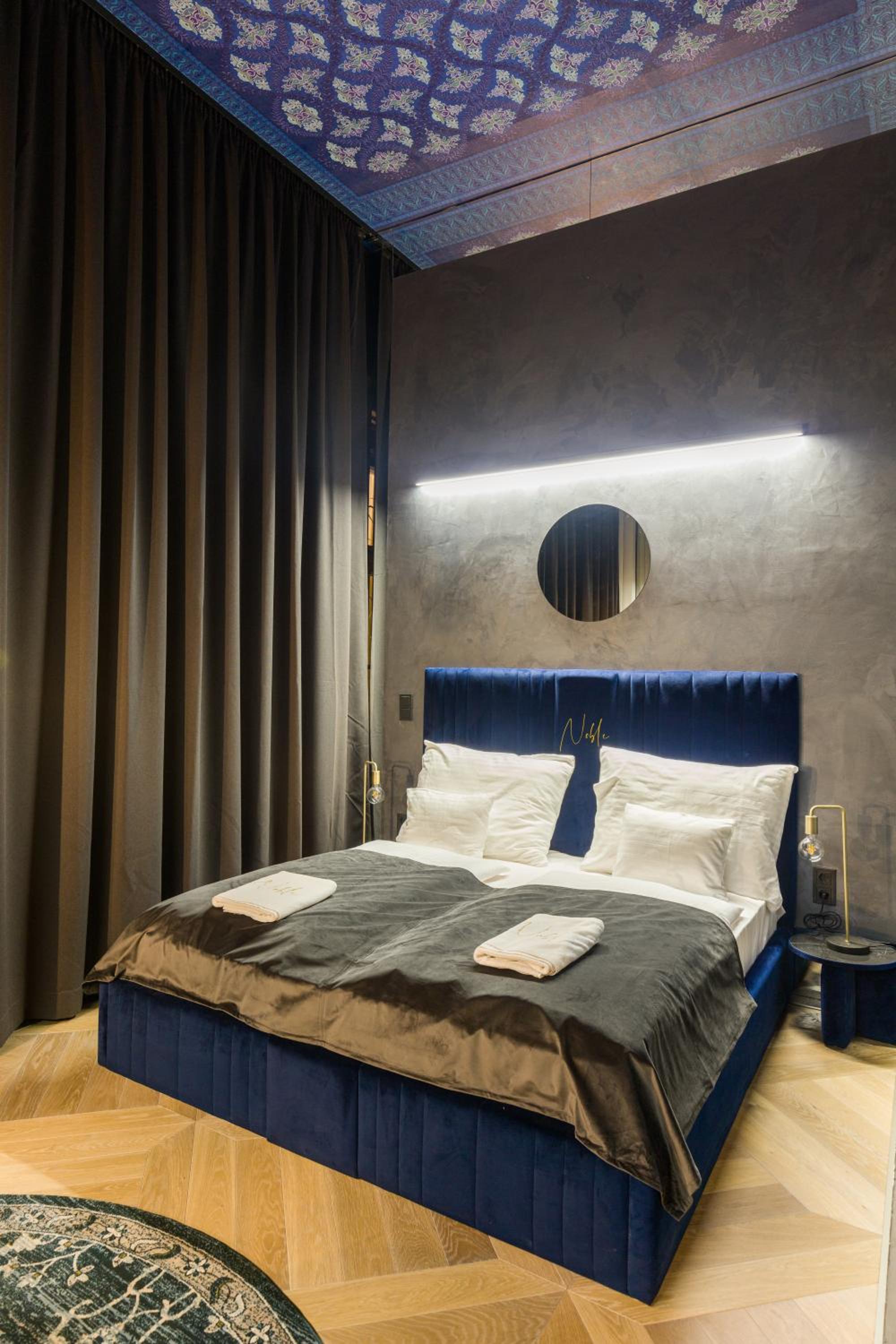 Deluxe Double Room - Photo 14