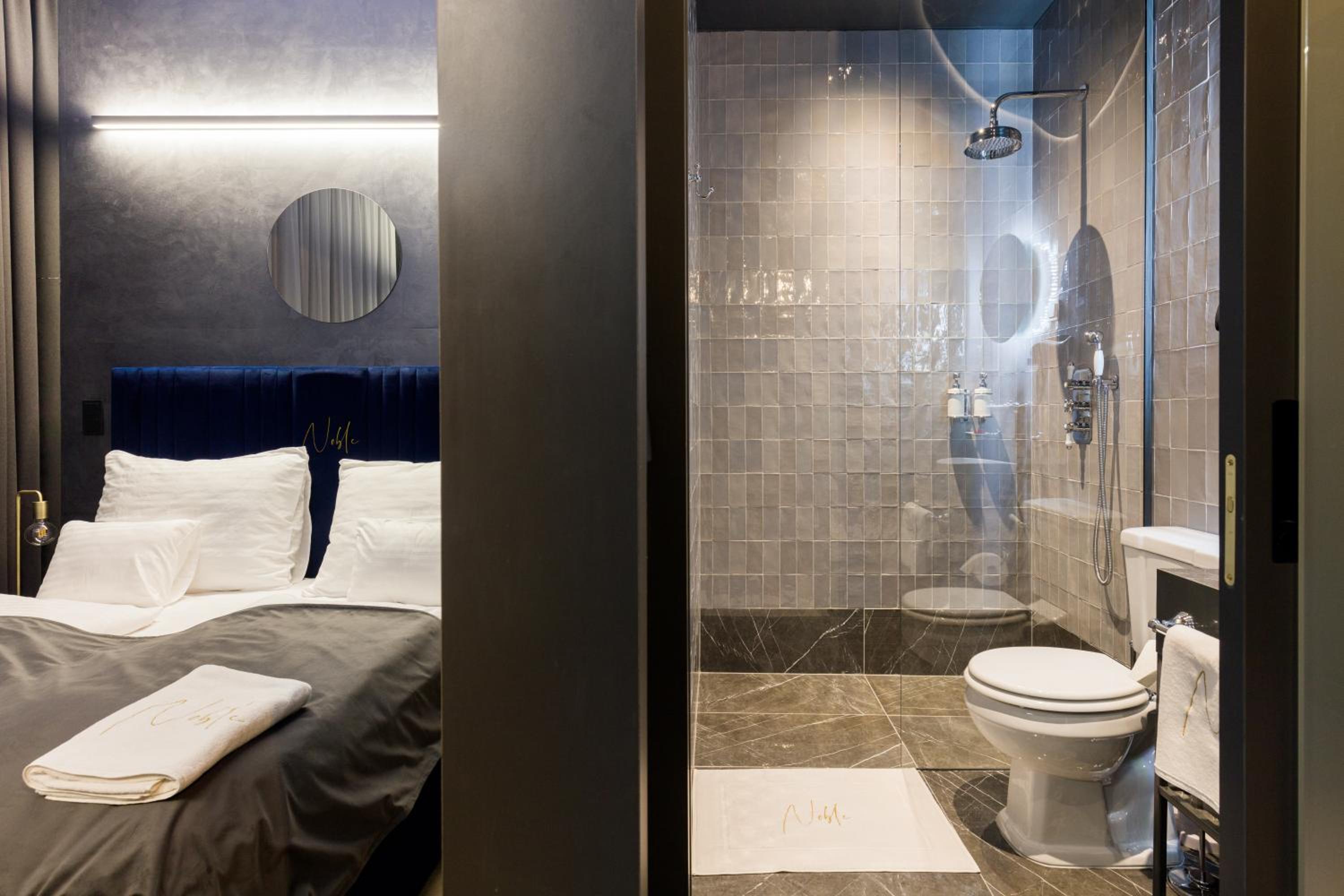 Standard Double Room - Photo 5