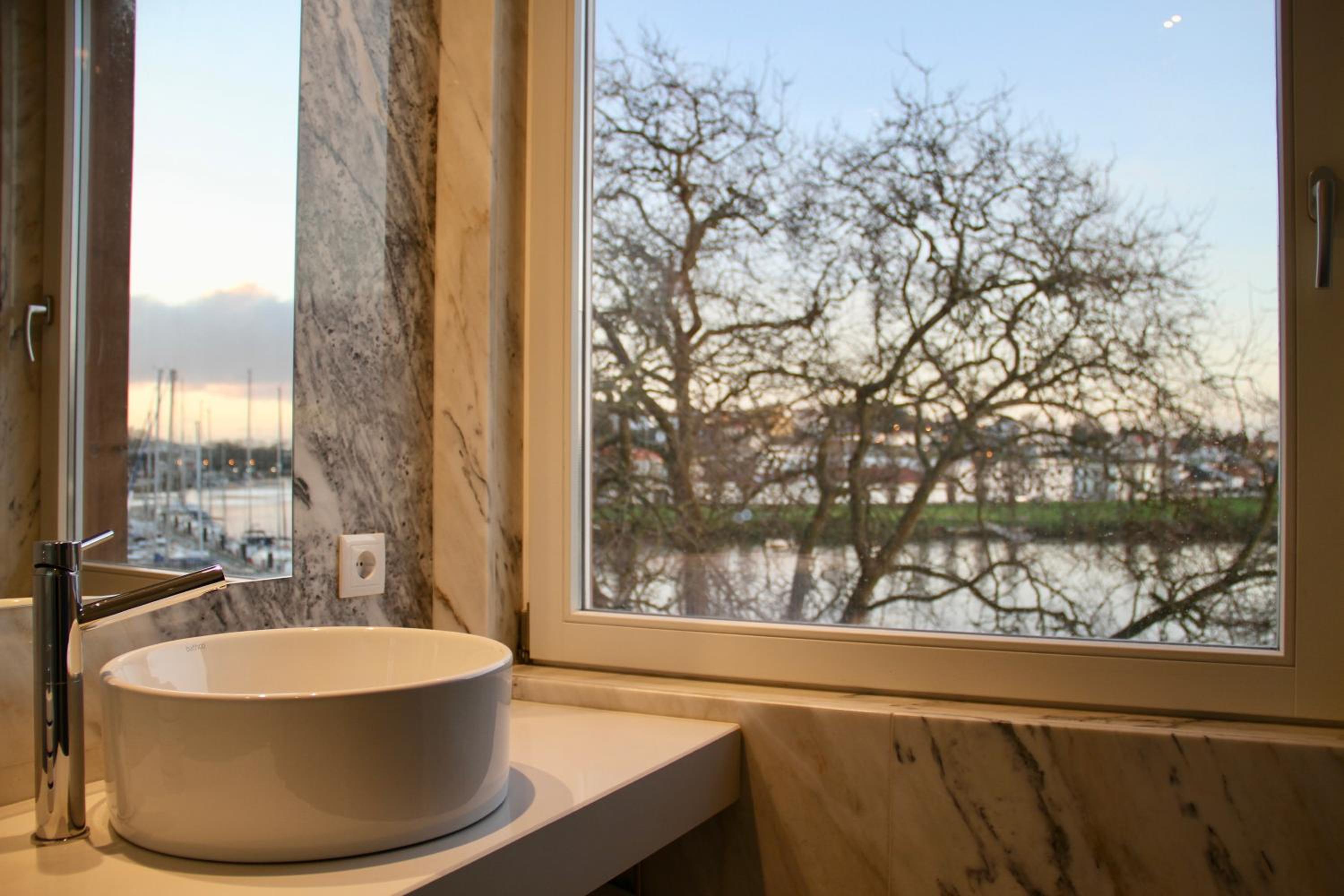 Suite with River View - Photo 2