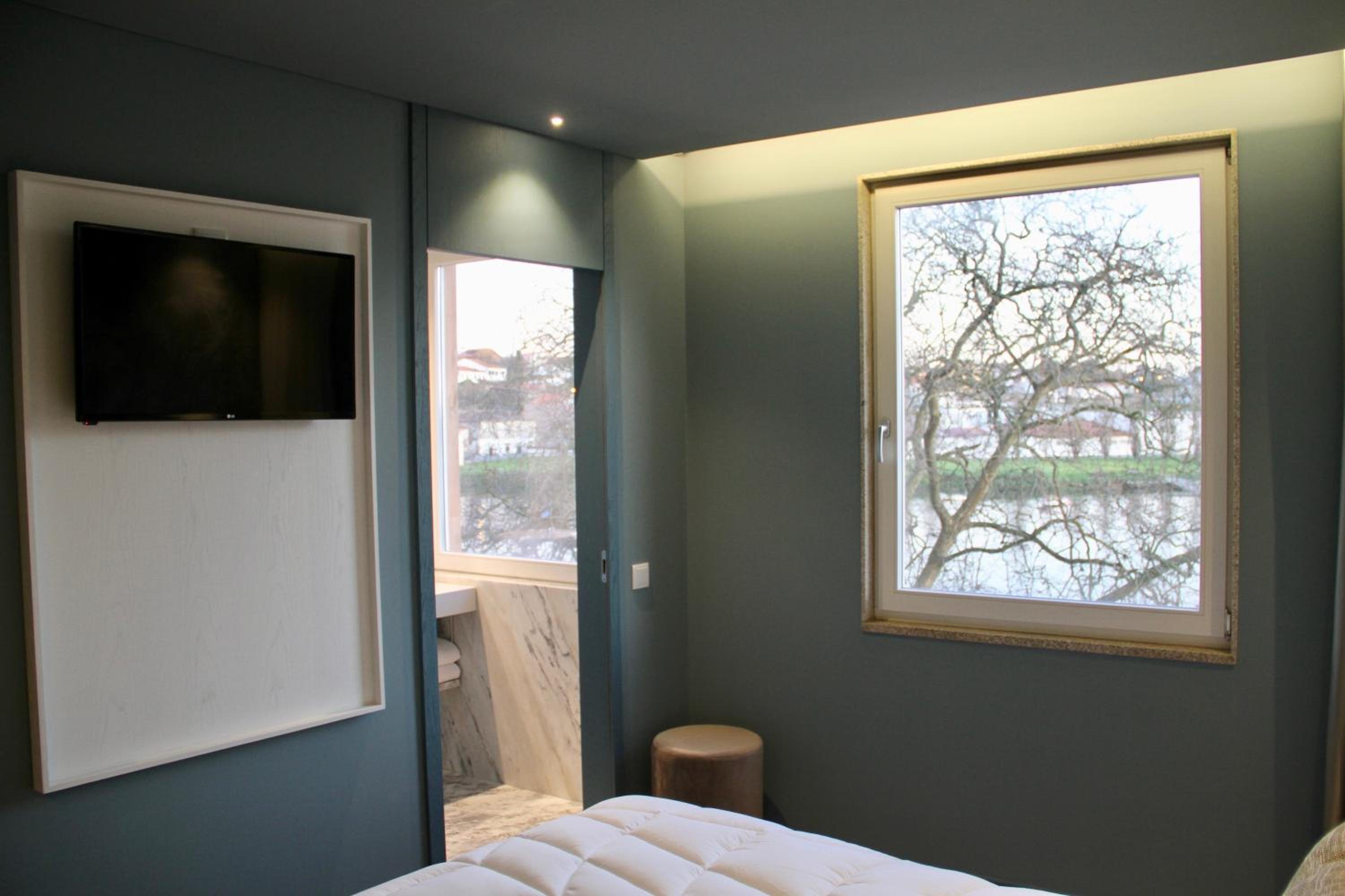 Suite with River View - Photo 1
