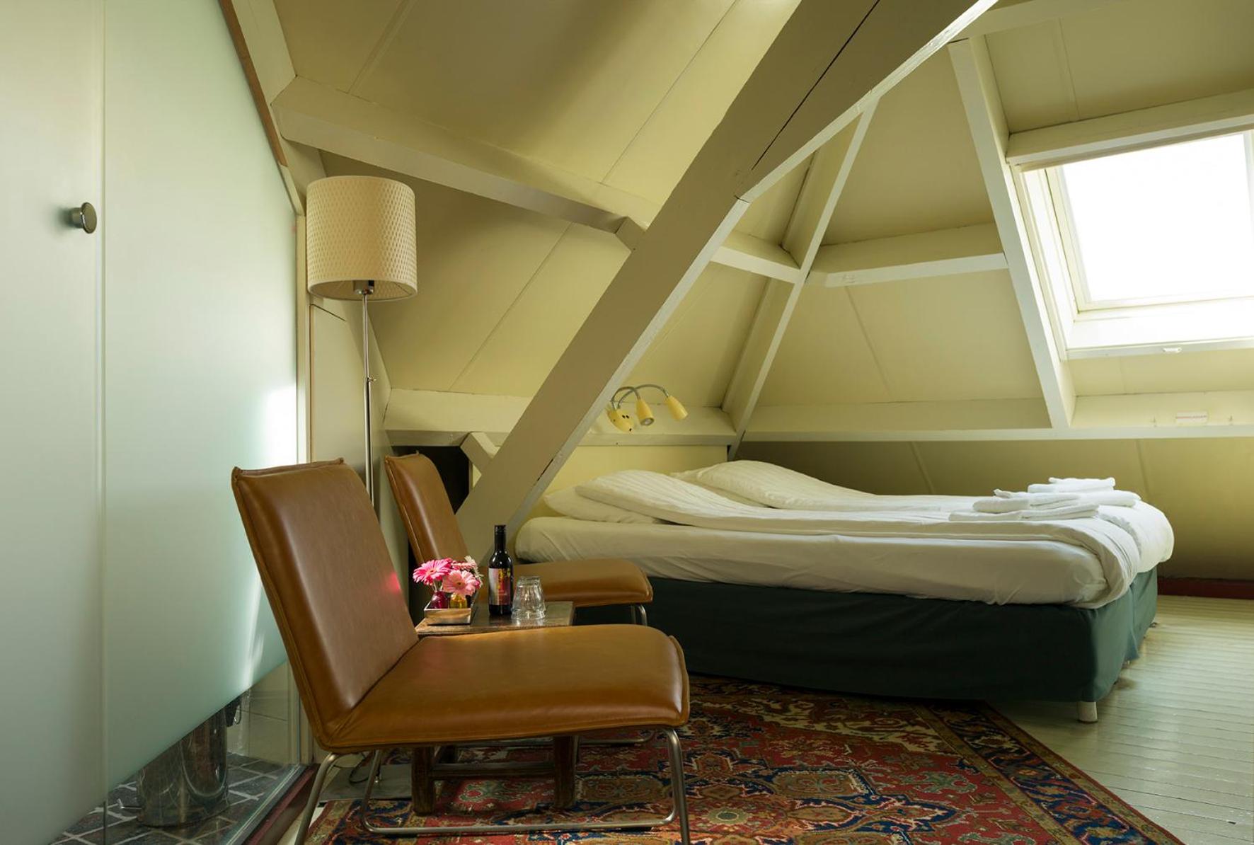 Double Room with Private Bathroom photo 3