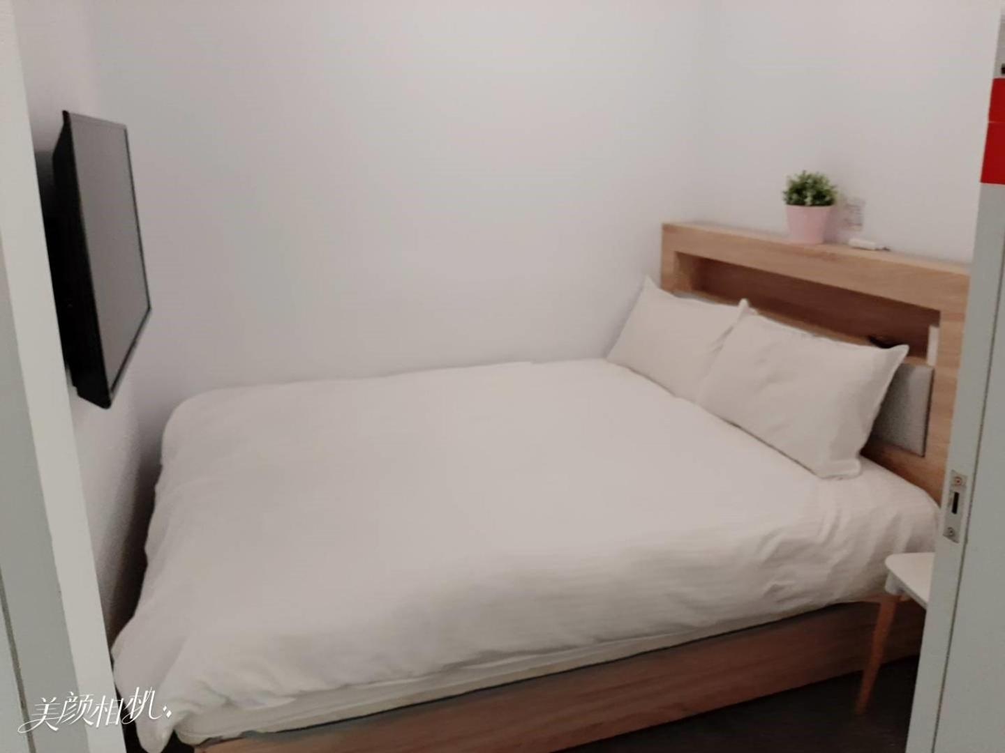 Economy Double Room with Shared Bathroom (No Window)