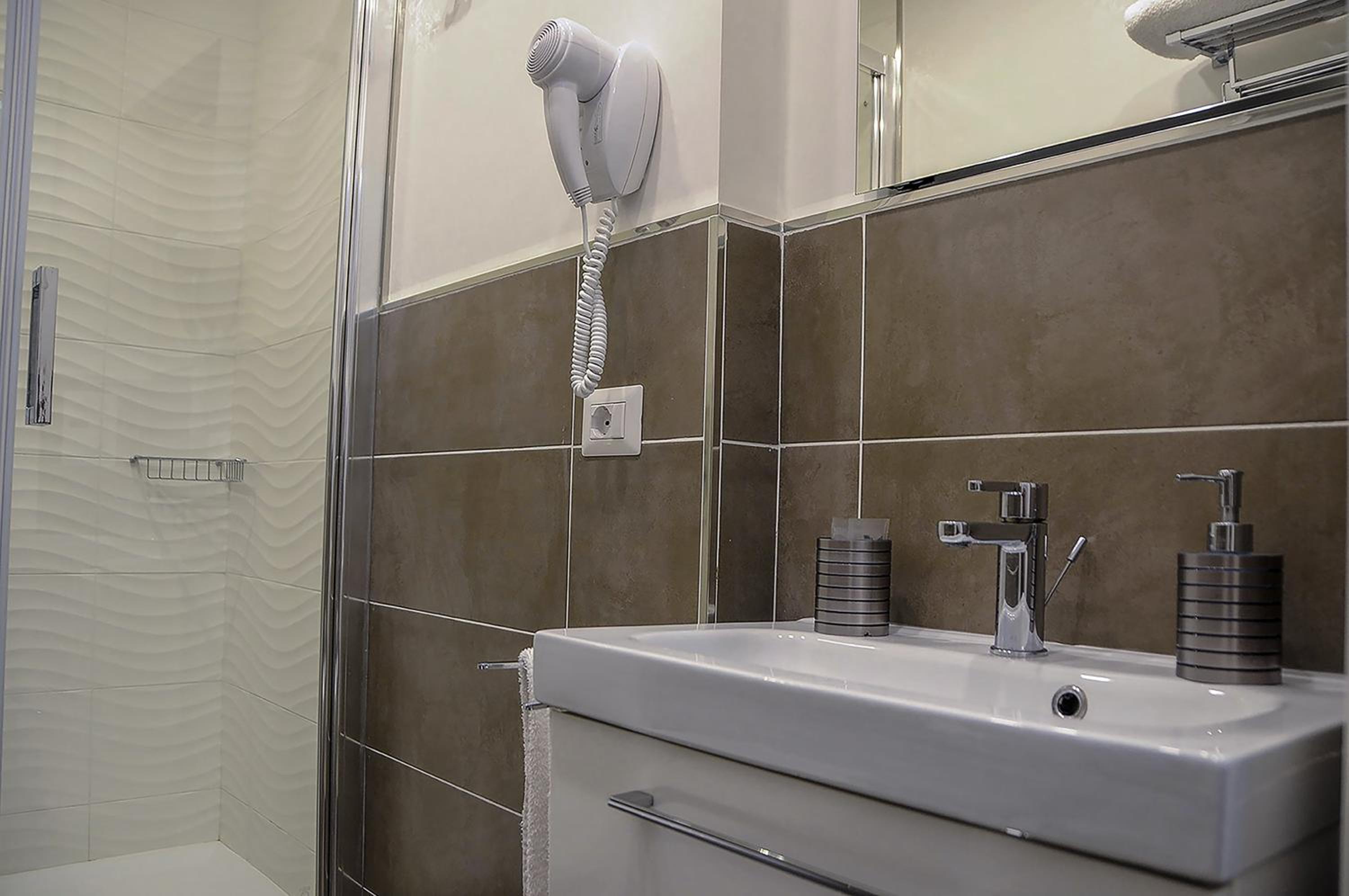 Double Room with Private Bathroom photo 3