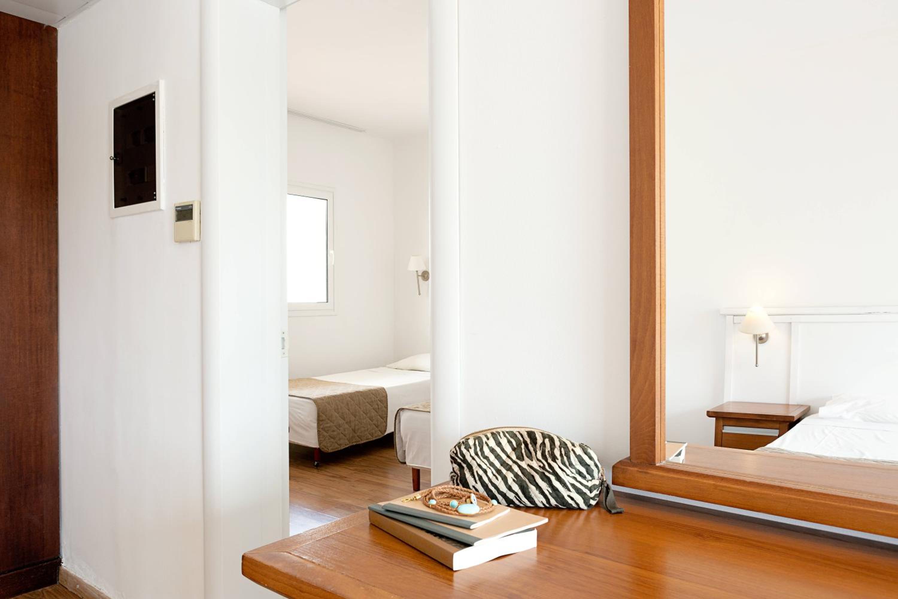 Family Room With Two Bedrooms - Photo 1