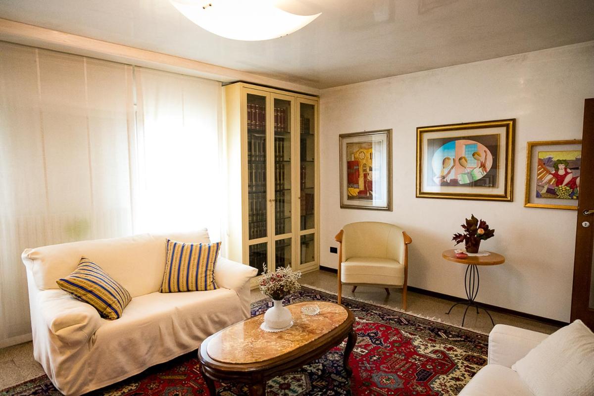 Three-Bedroom Apartment photo 3