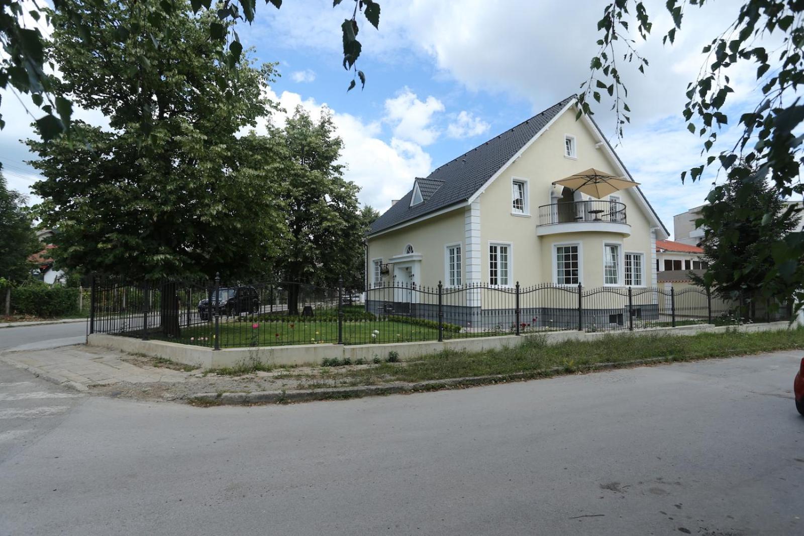 Villa