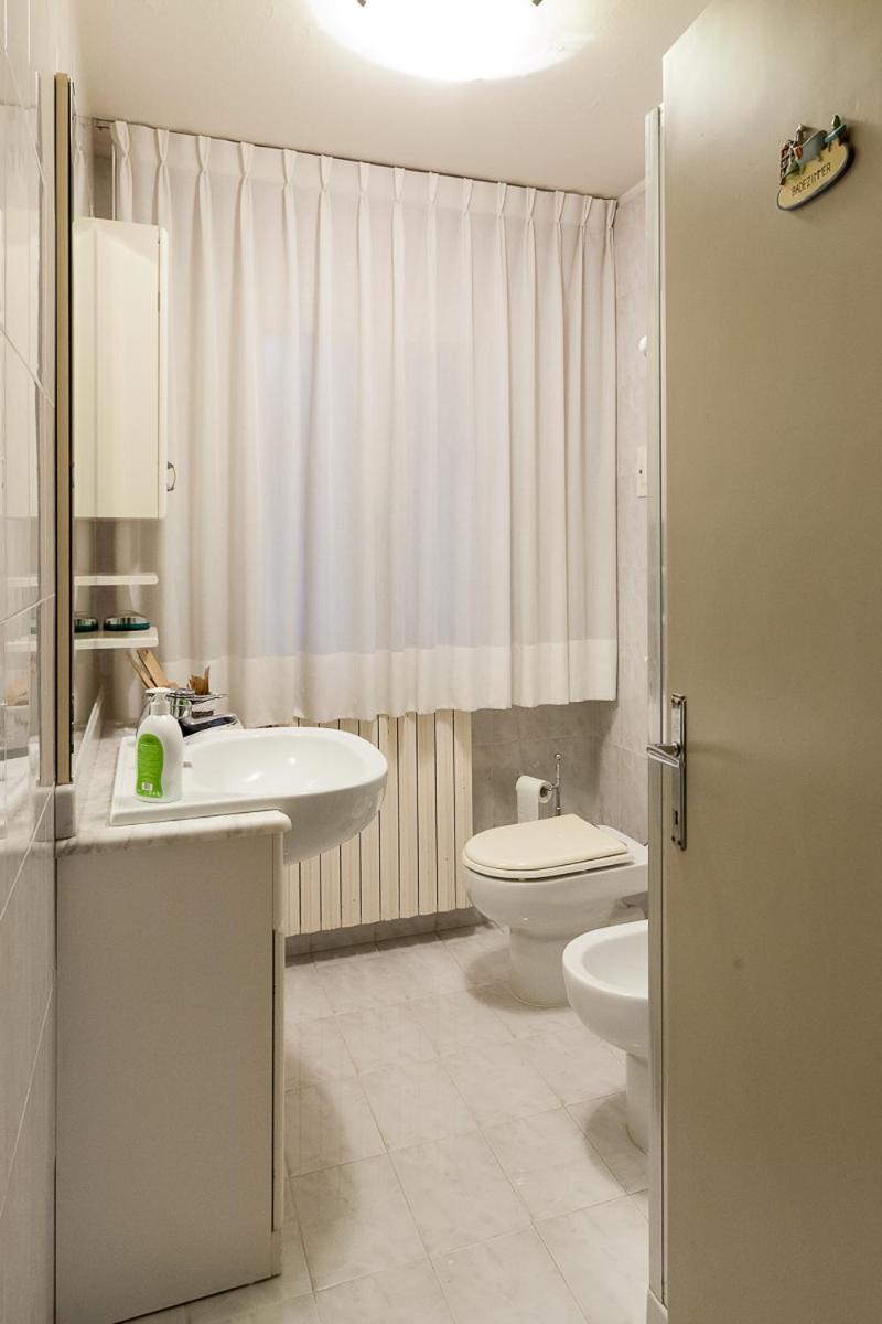 Three-Bedroom Apartment photo 2
