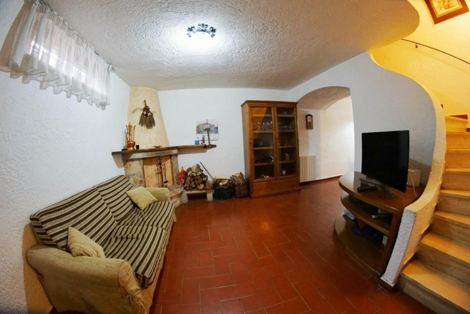 Three-Bedroom House photo 3