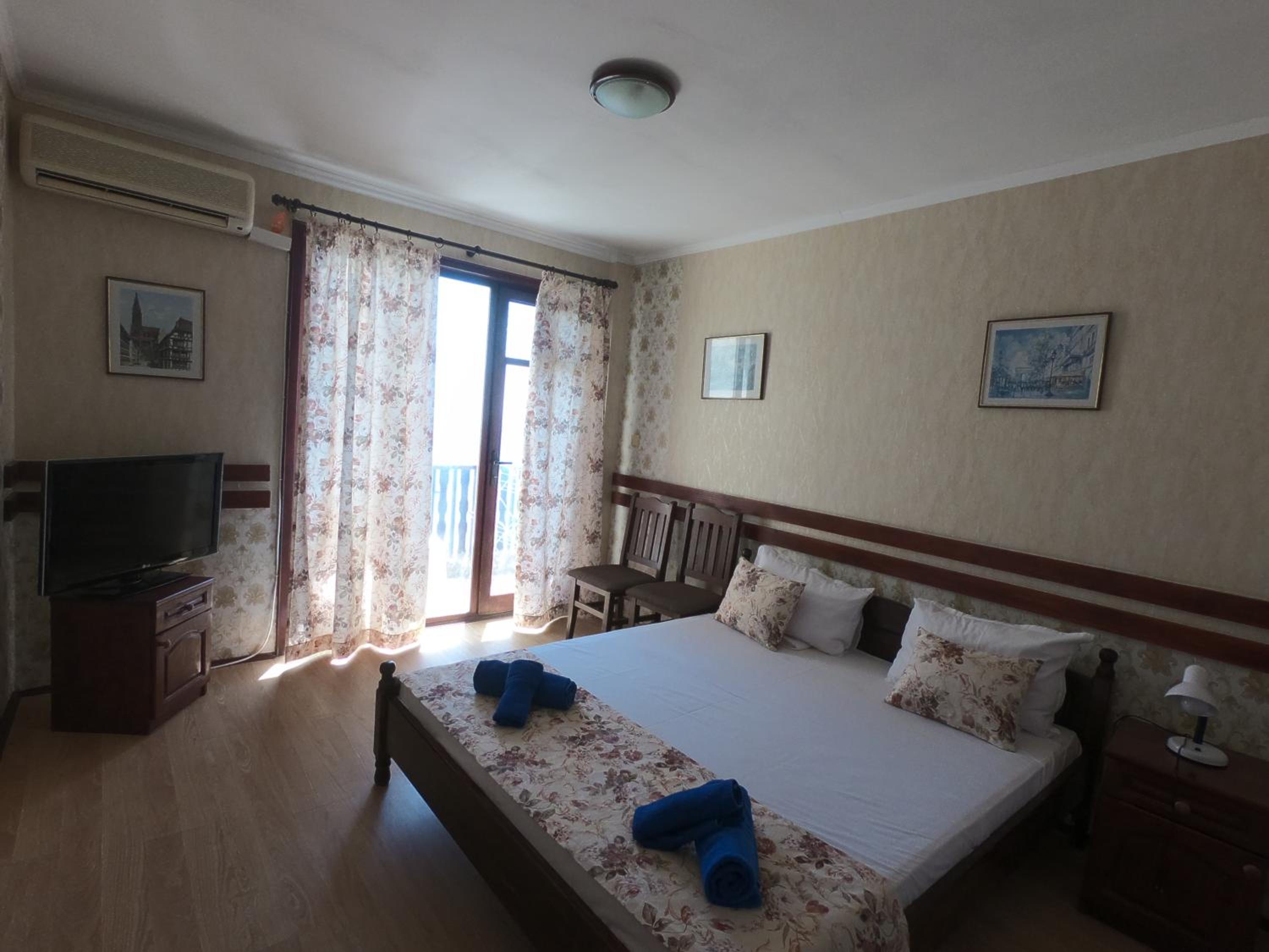 Family Room with Sea View and Balcony photo 1