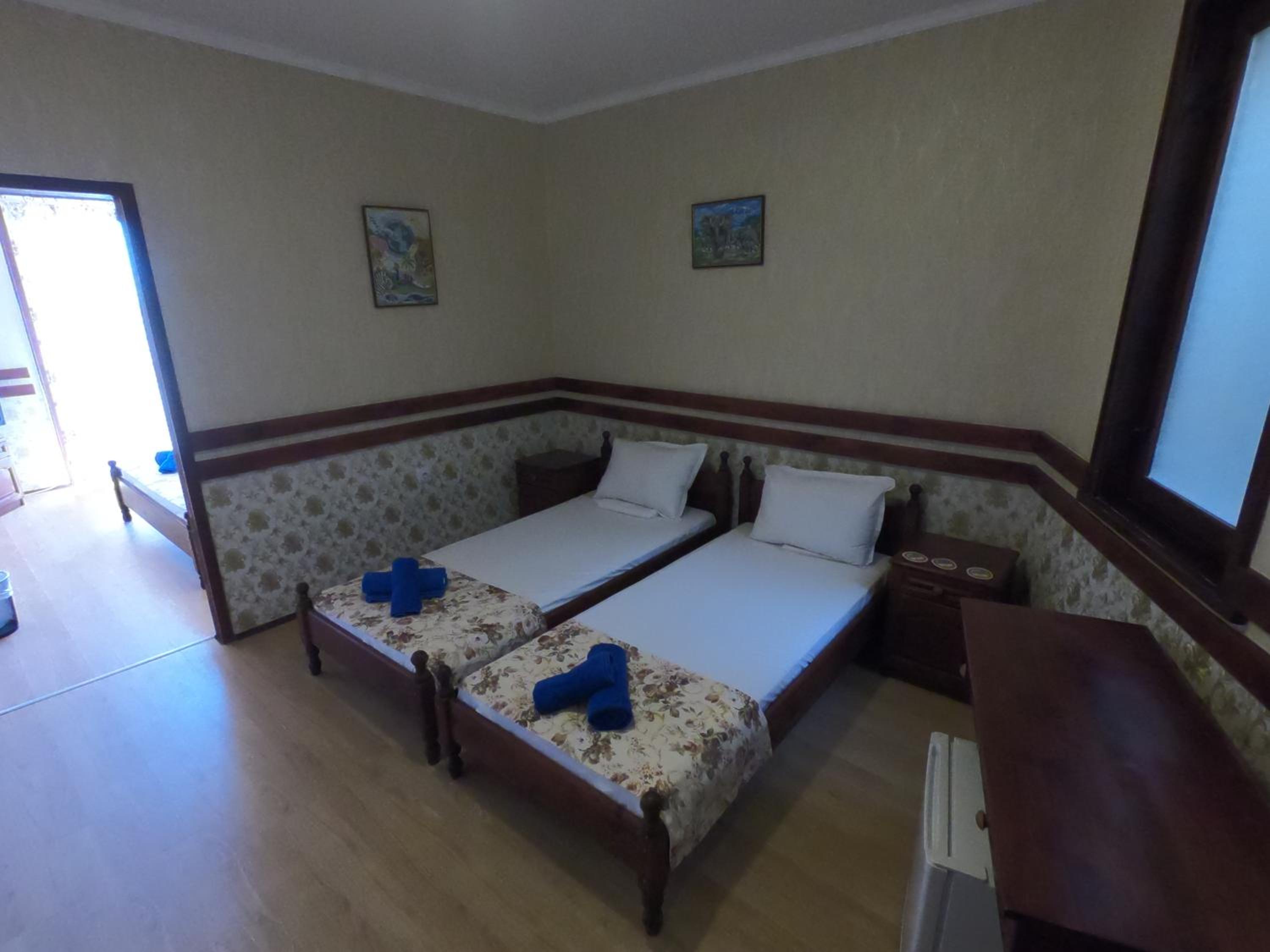 Family Room with Sea View and Balcony photo 2