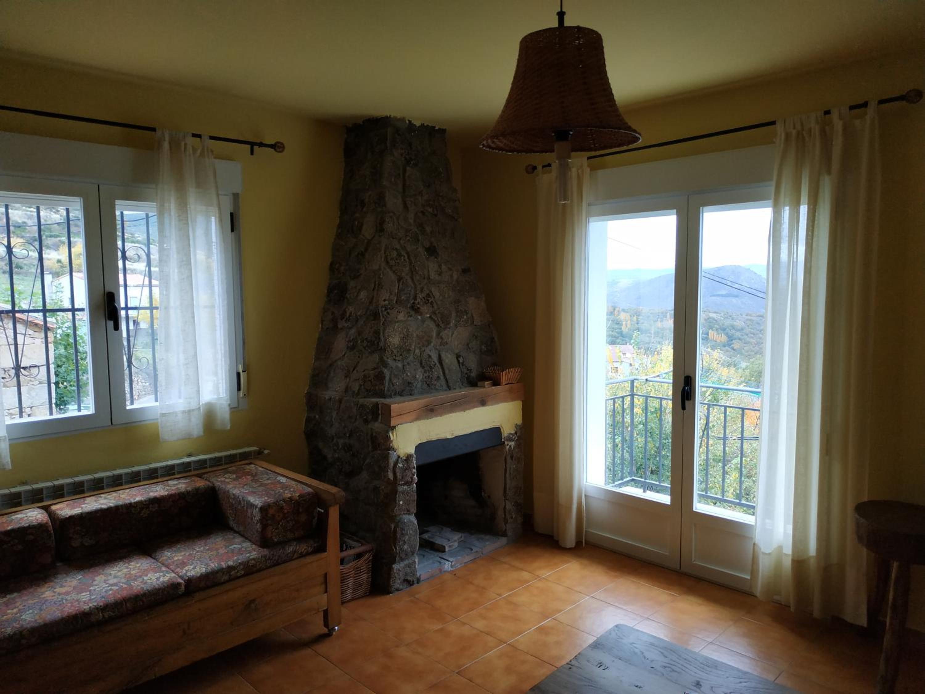 Four-Bedroom House - Photo 16