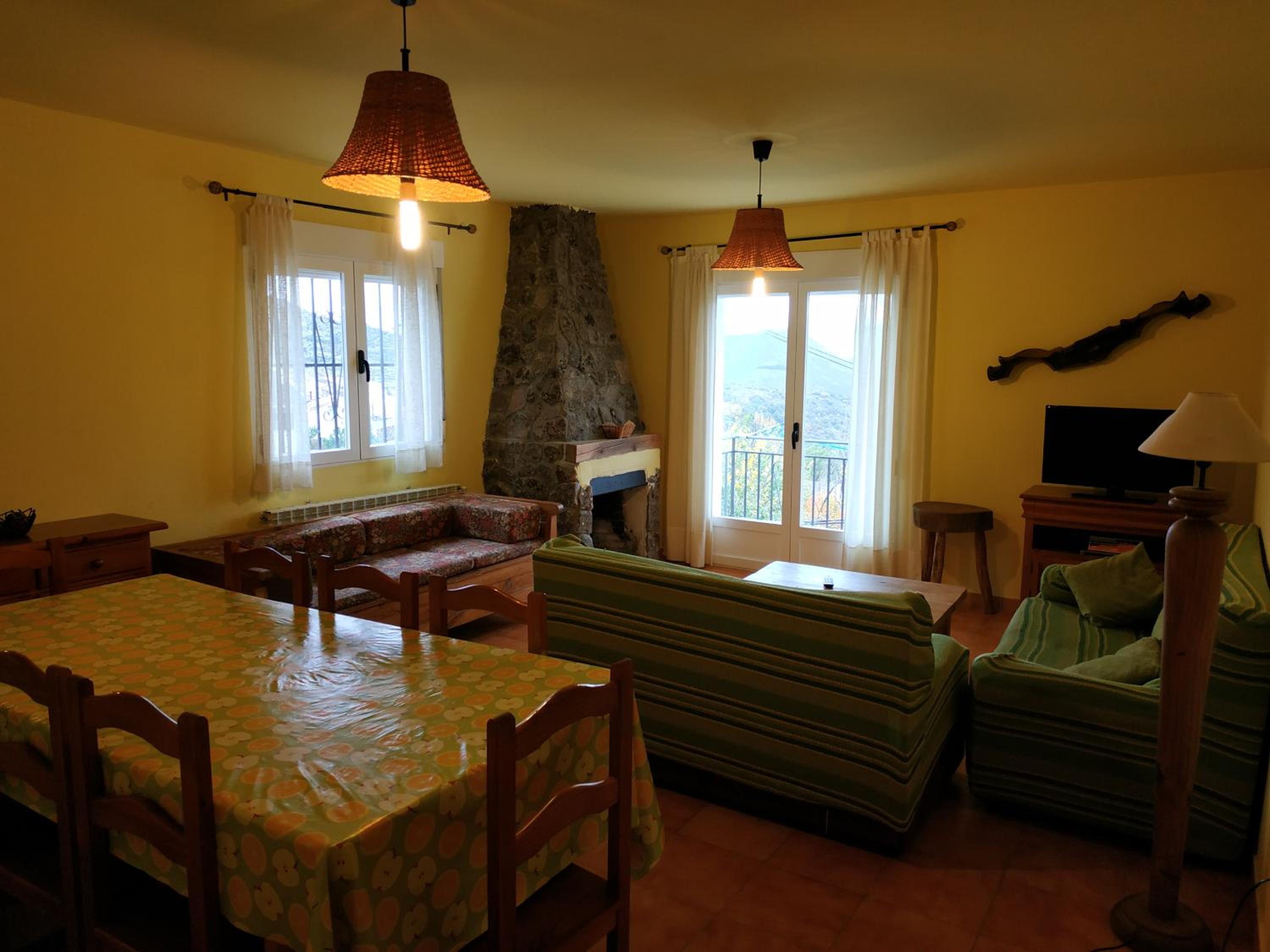 Four-Bedroom House - Photo 4