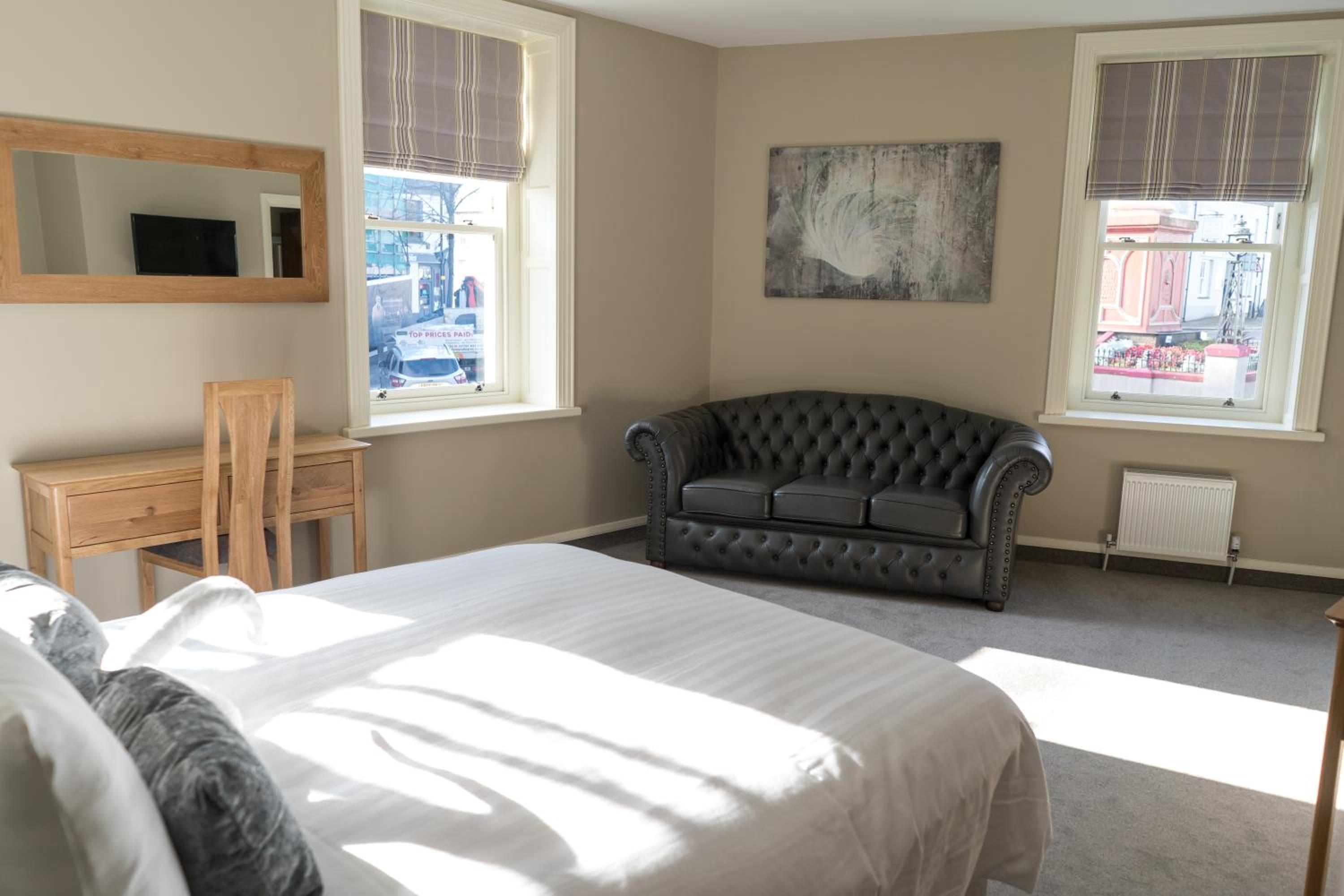 Deluxe Family Room - Photo 3