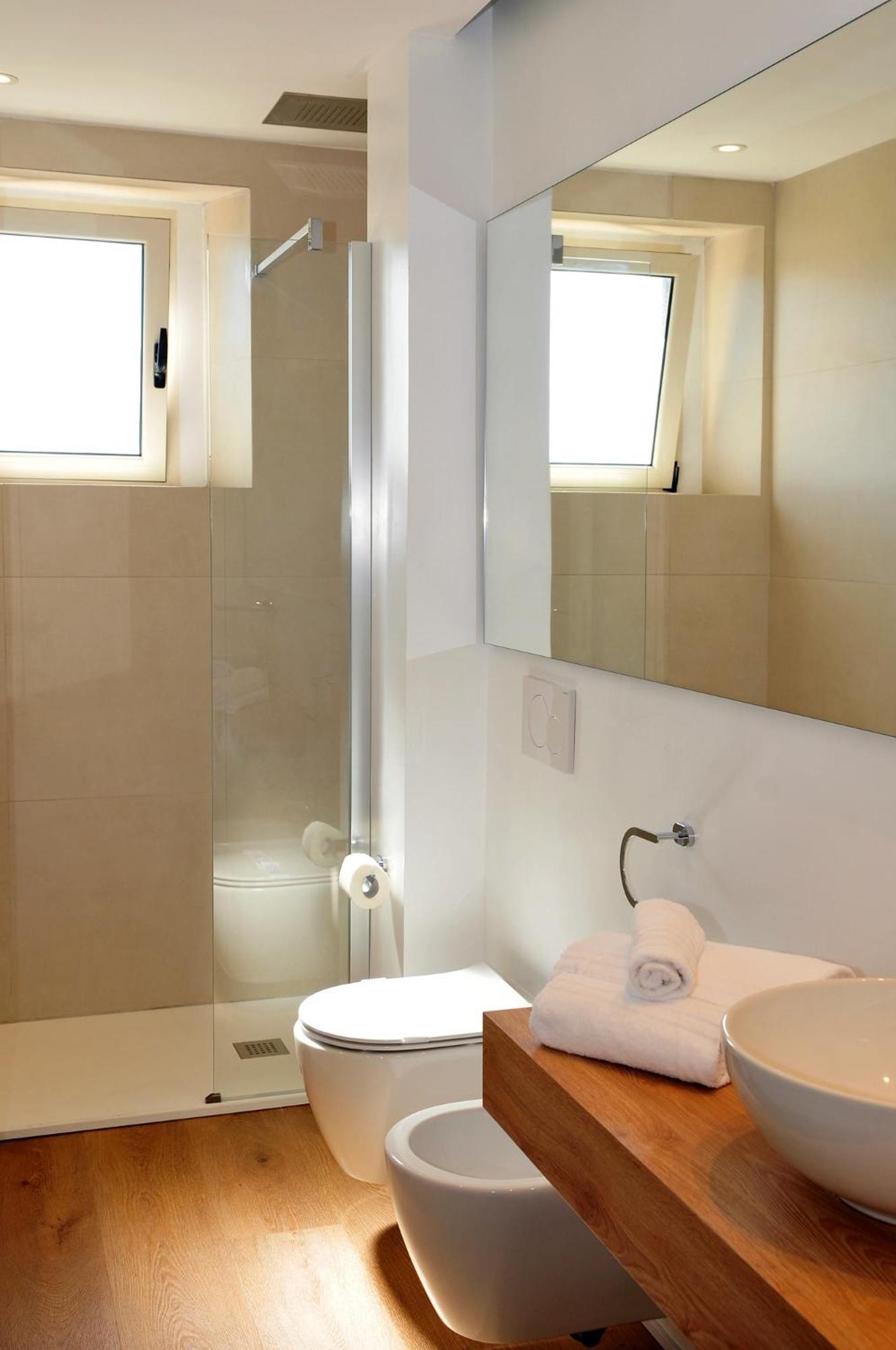 Double Room with Sea View - Photo 4