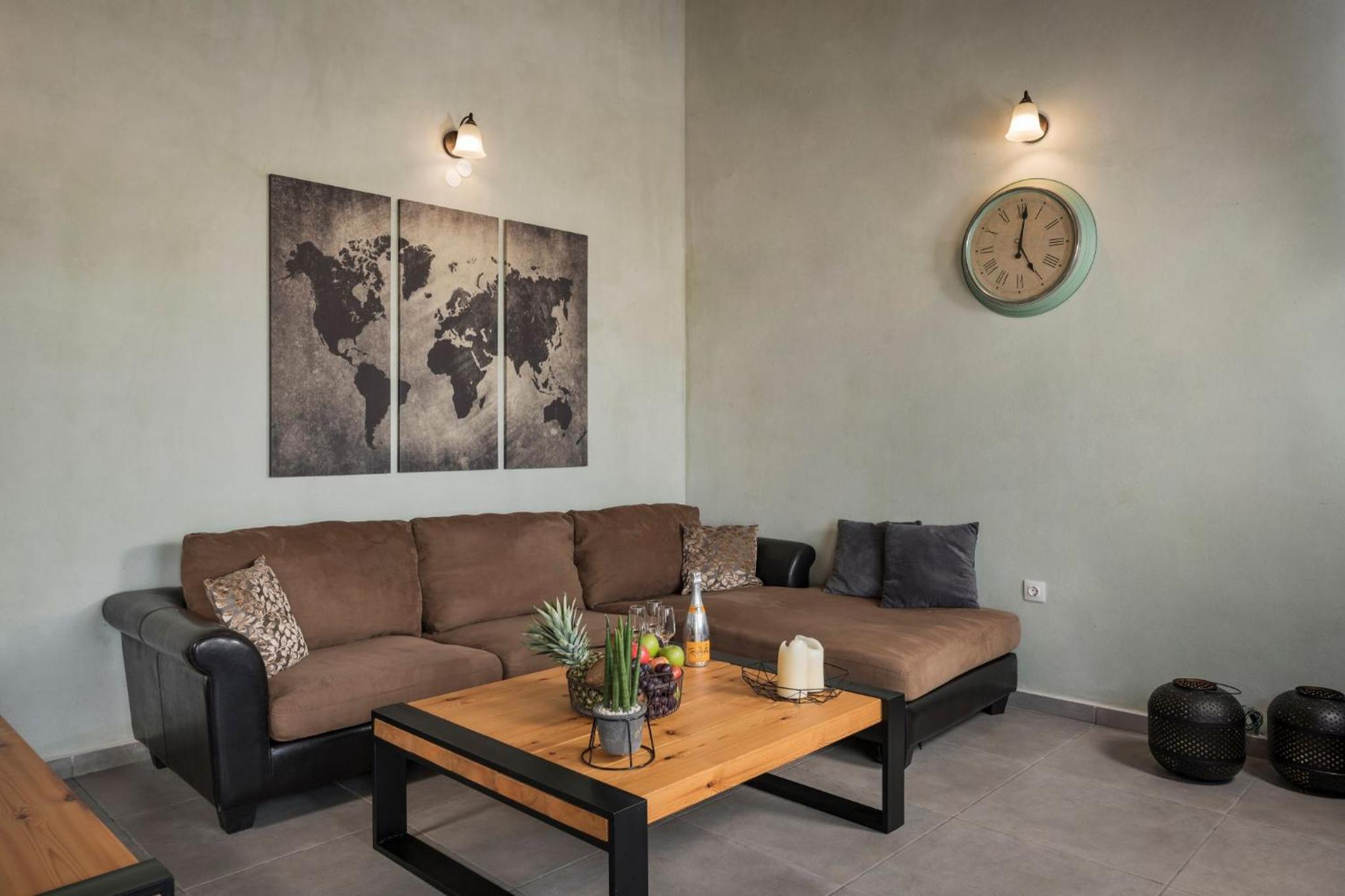 Three-Bedroom Villa photo 1