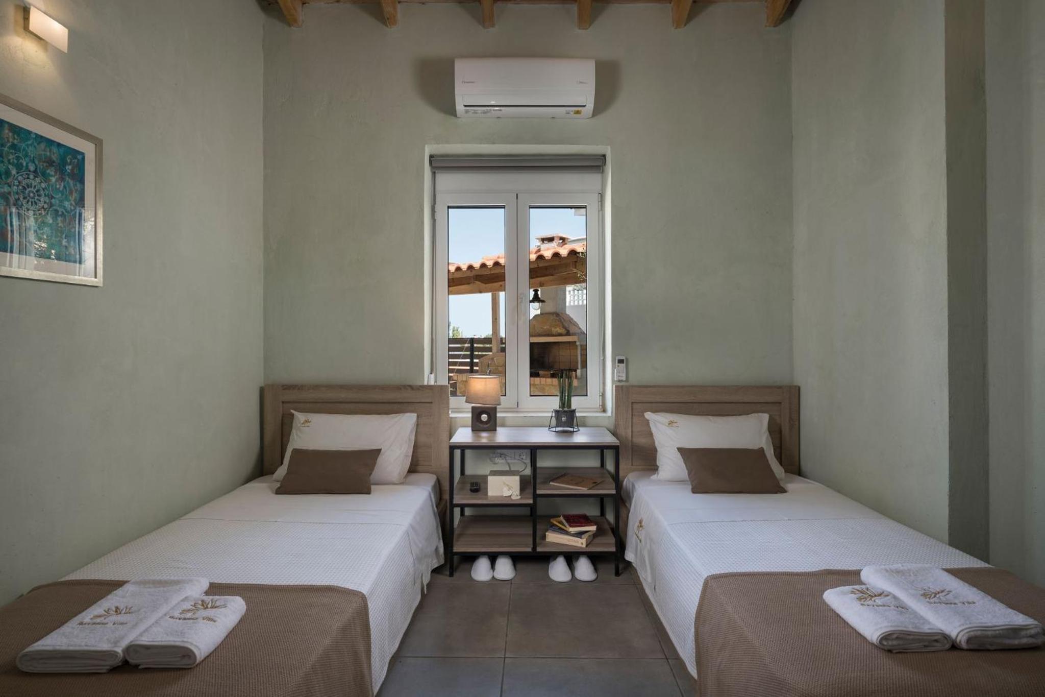 Three-Bedroom Villa photo 3