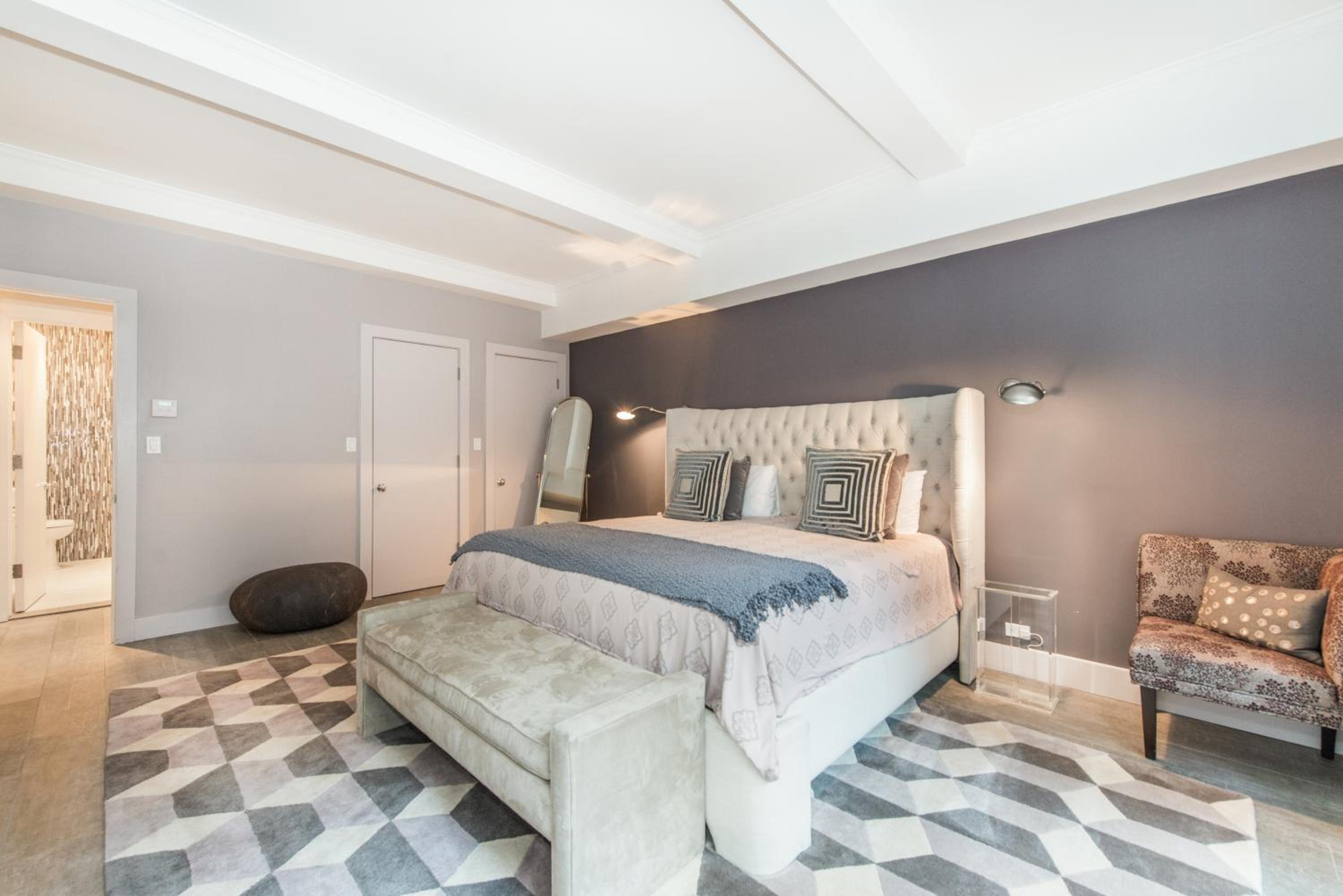 One-Bedroom King Suite photo 3
