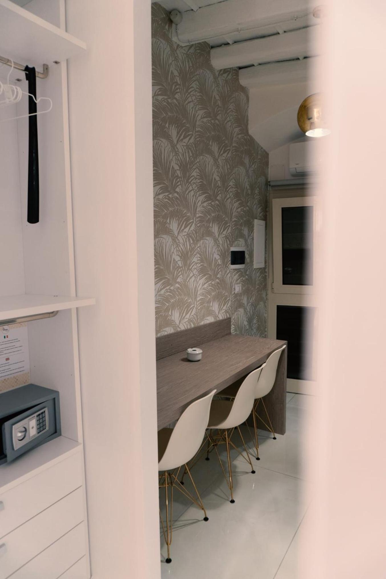 Deluxe Double or Twin Room photo 3
