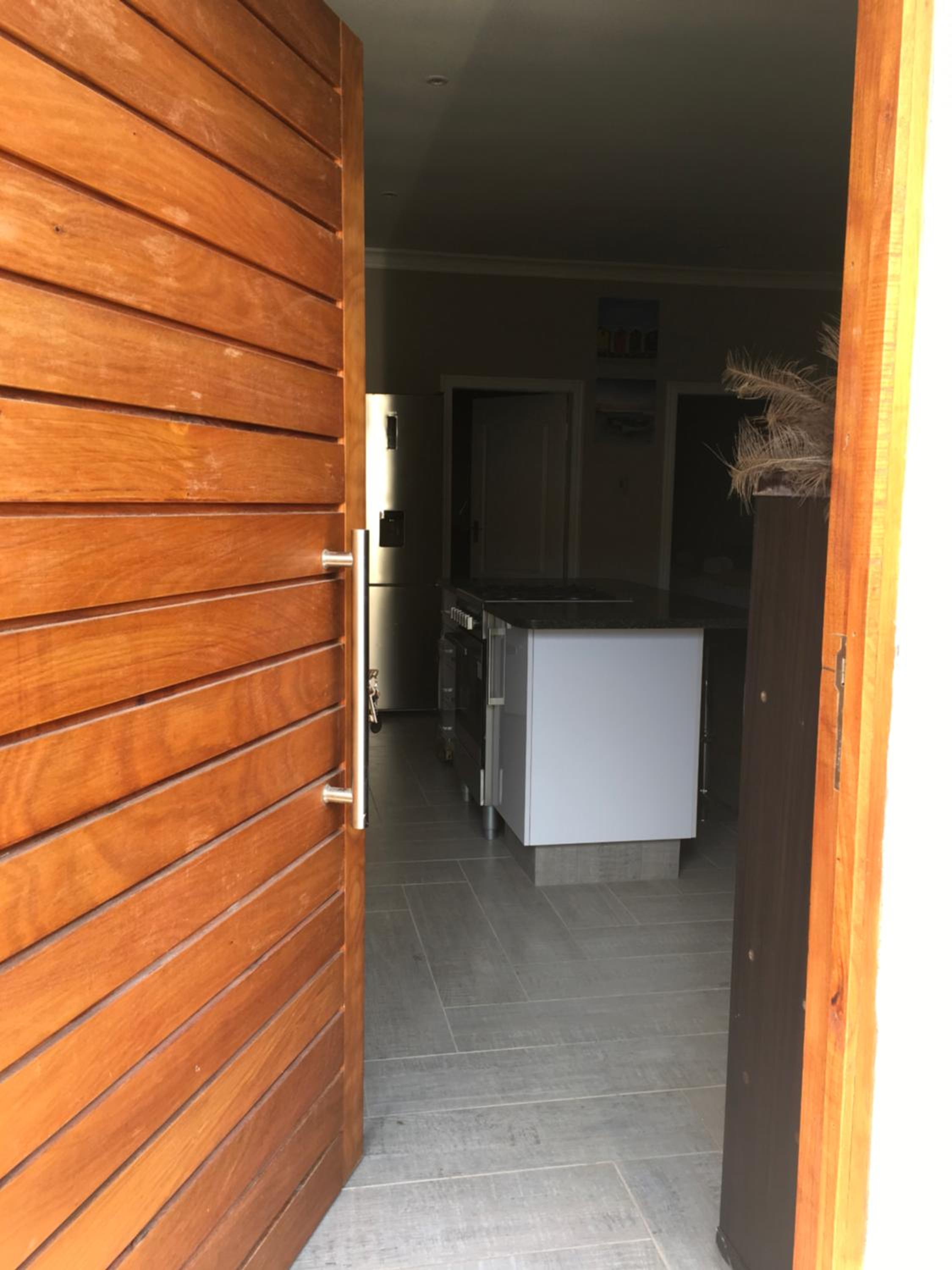Apartment with Balcony - Photo 9