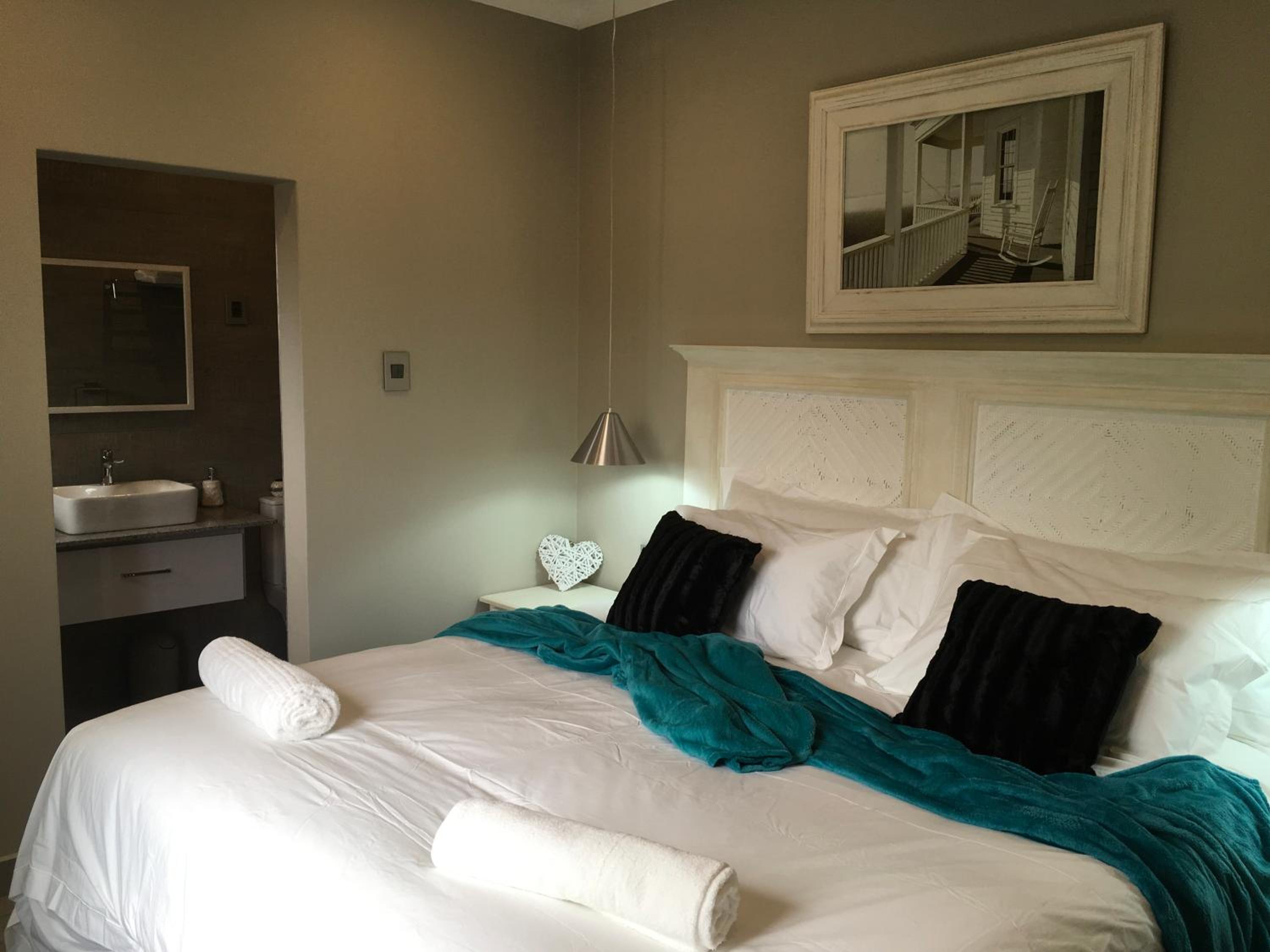 Apartment with Balcony - Photo 39
