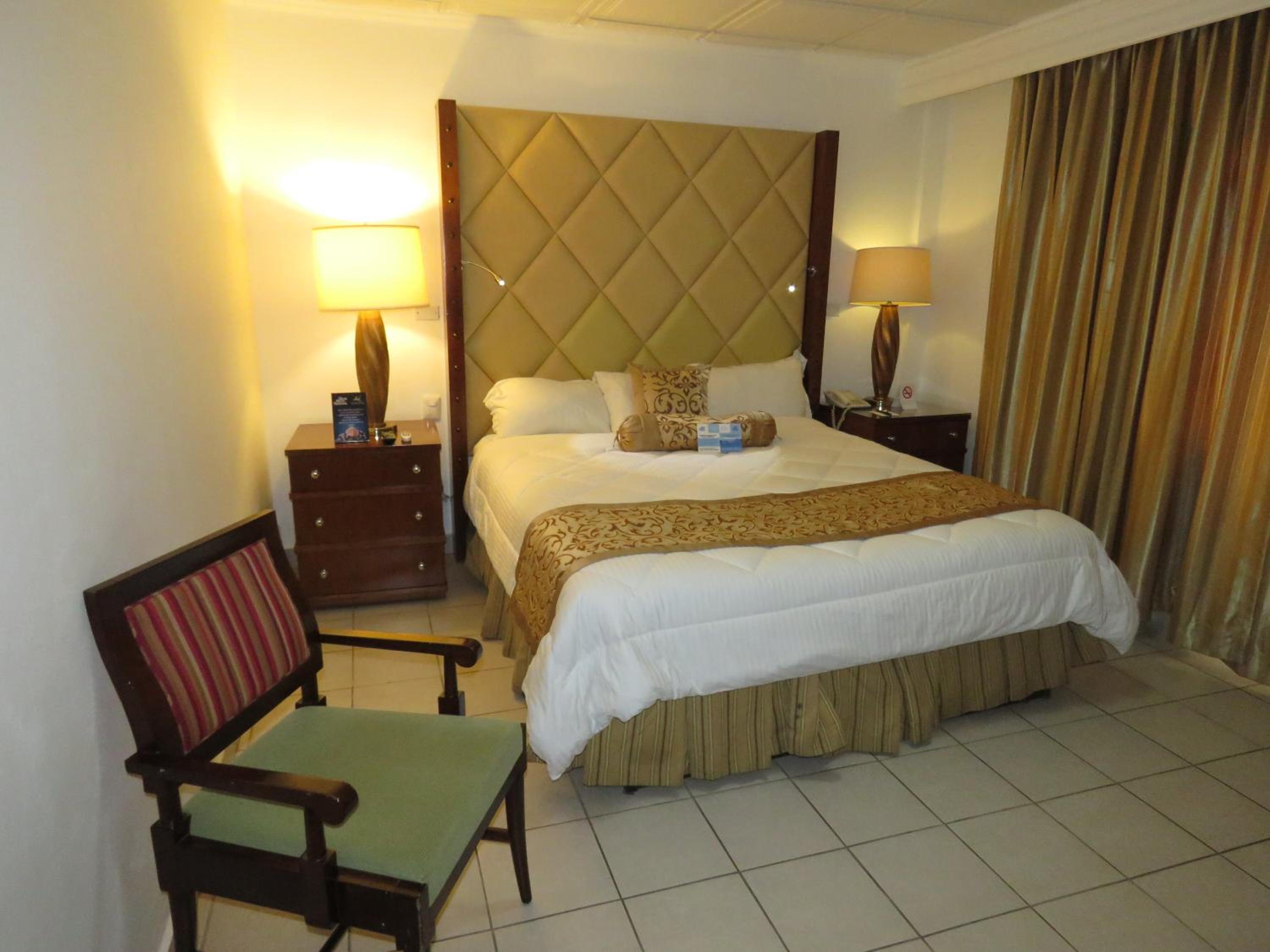 Deluxe Queen Room photo 2