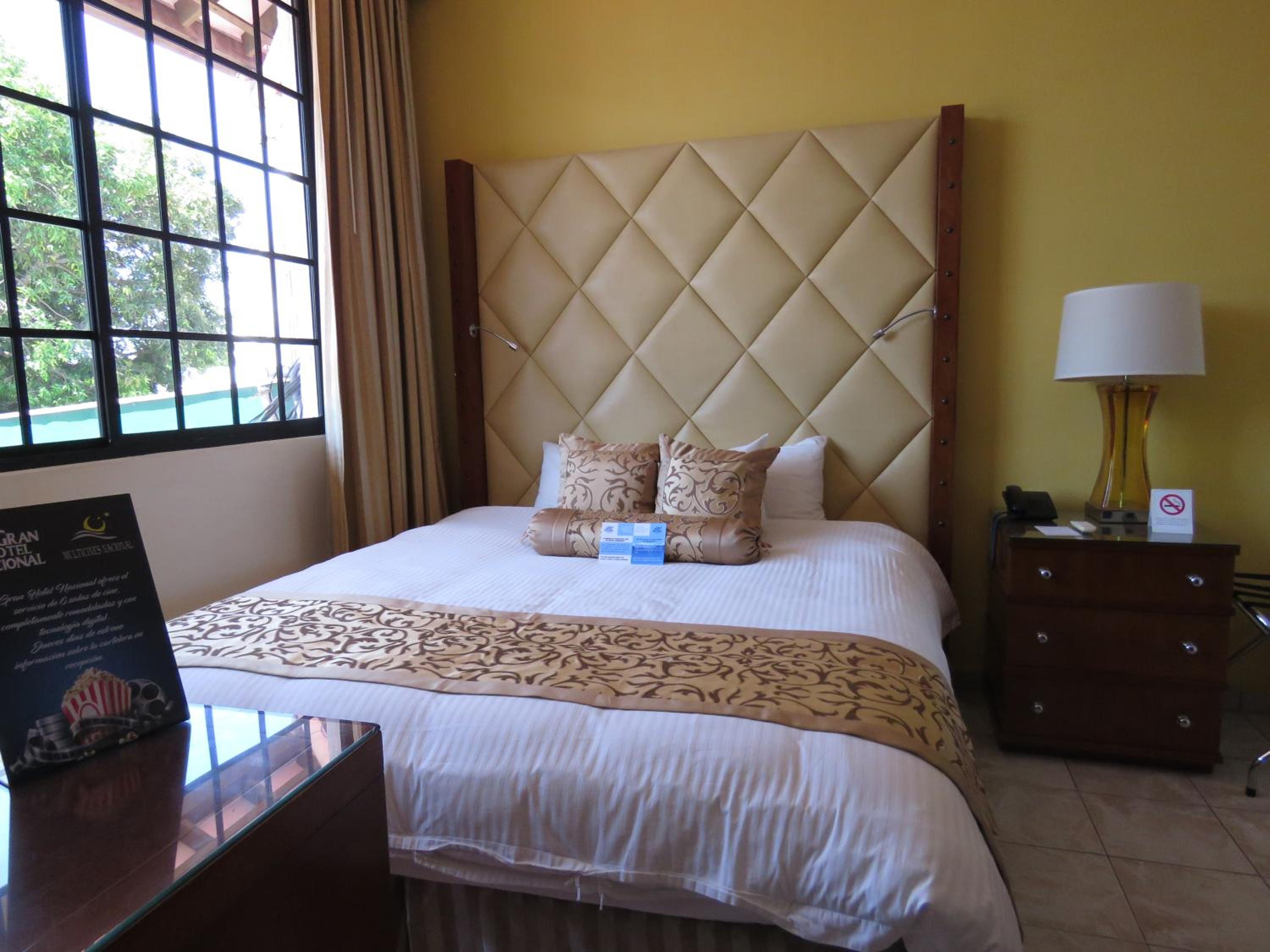 Deluxe Queen Room photo 3